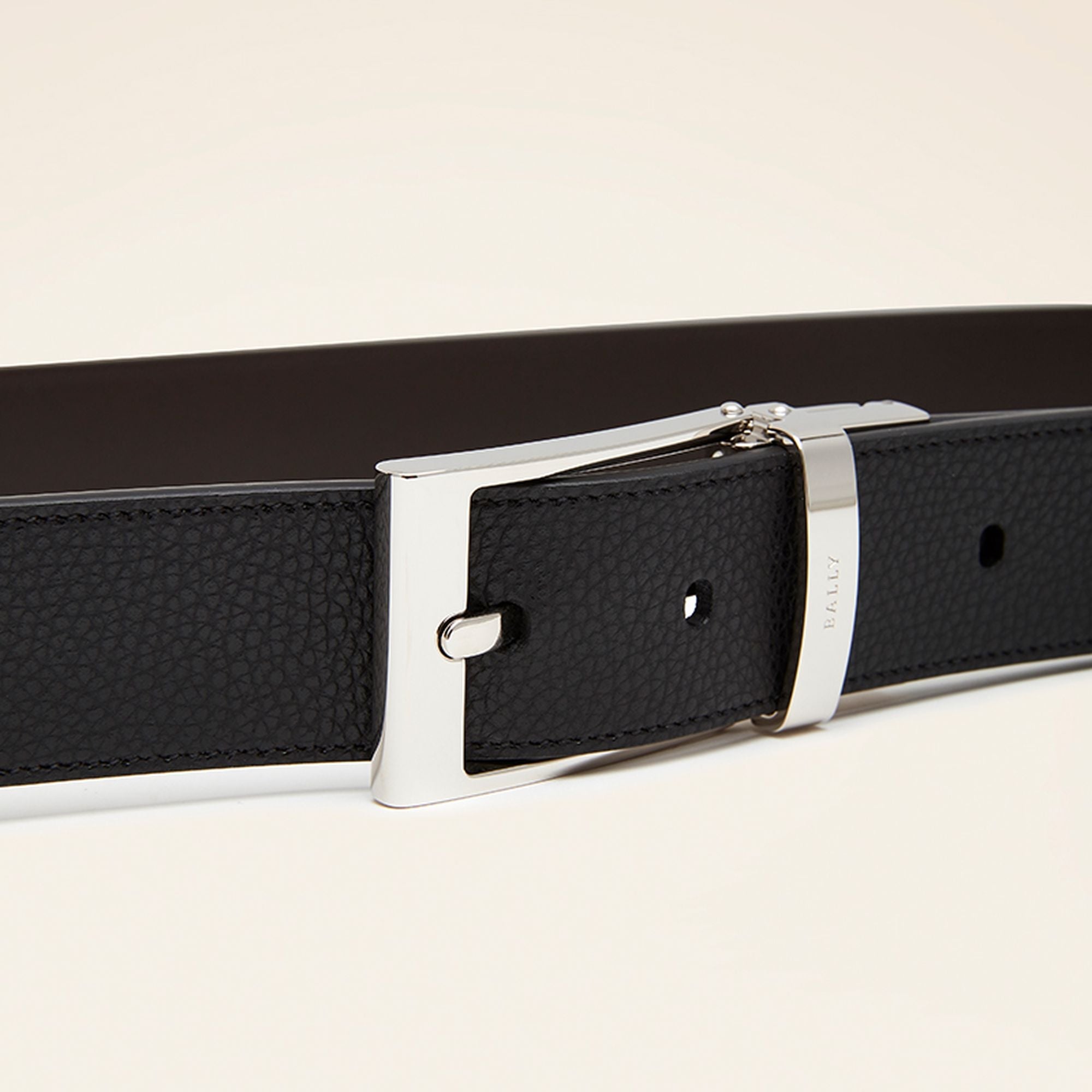 Bally Global - Reversible And Adjustable Belt in Black Leather - Black