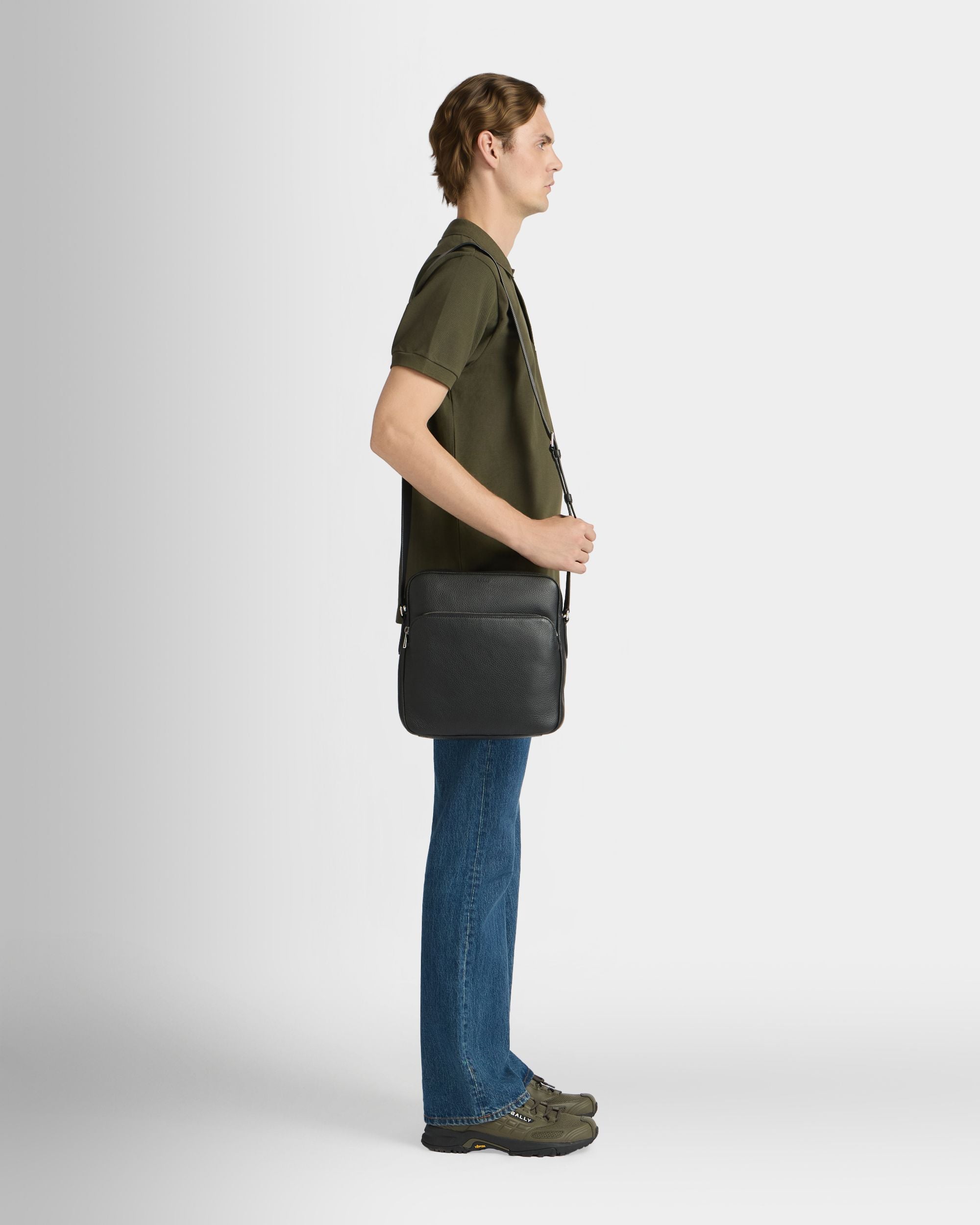 Bally Global - Crossbody Bag in Black Grained Leather - Black