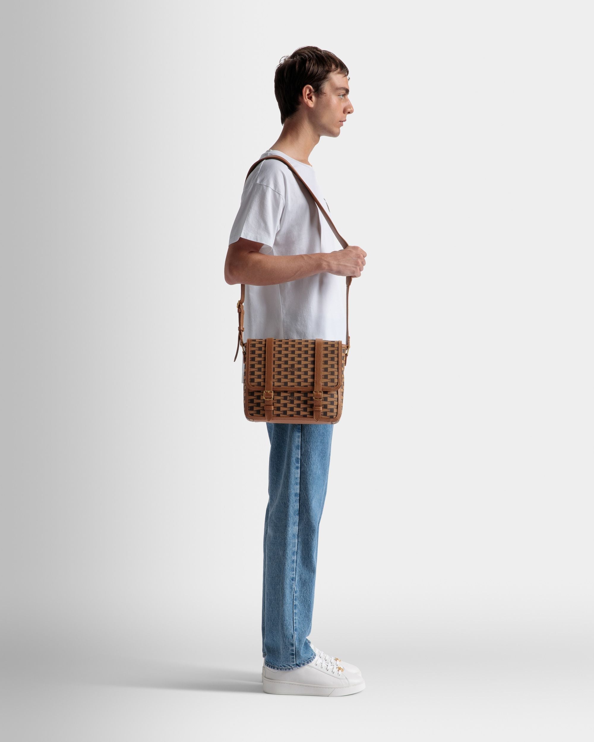 Bally Global - Bolso Messenger Pennant De Tpu Color Desierto - Marrón