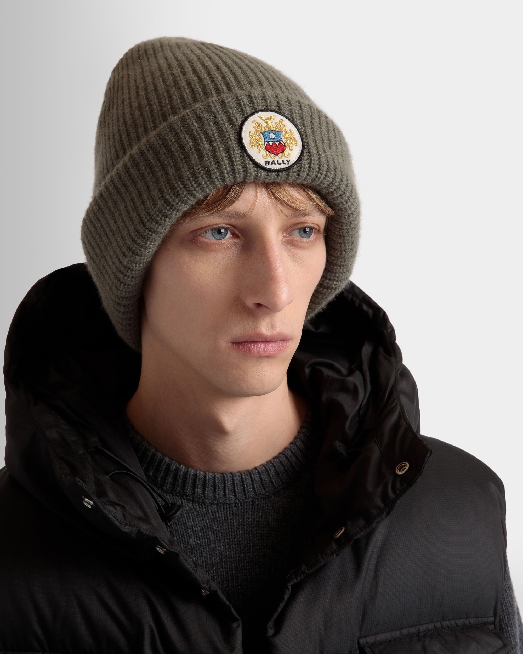 Bally Global - Gorro Con Logotipo Bally Crest De Cachemira Military Green - Verde