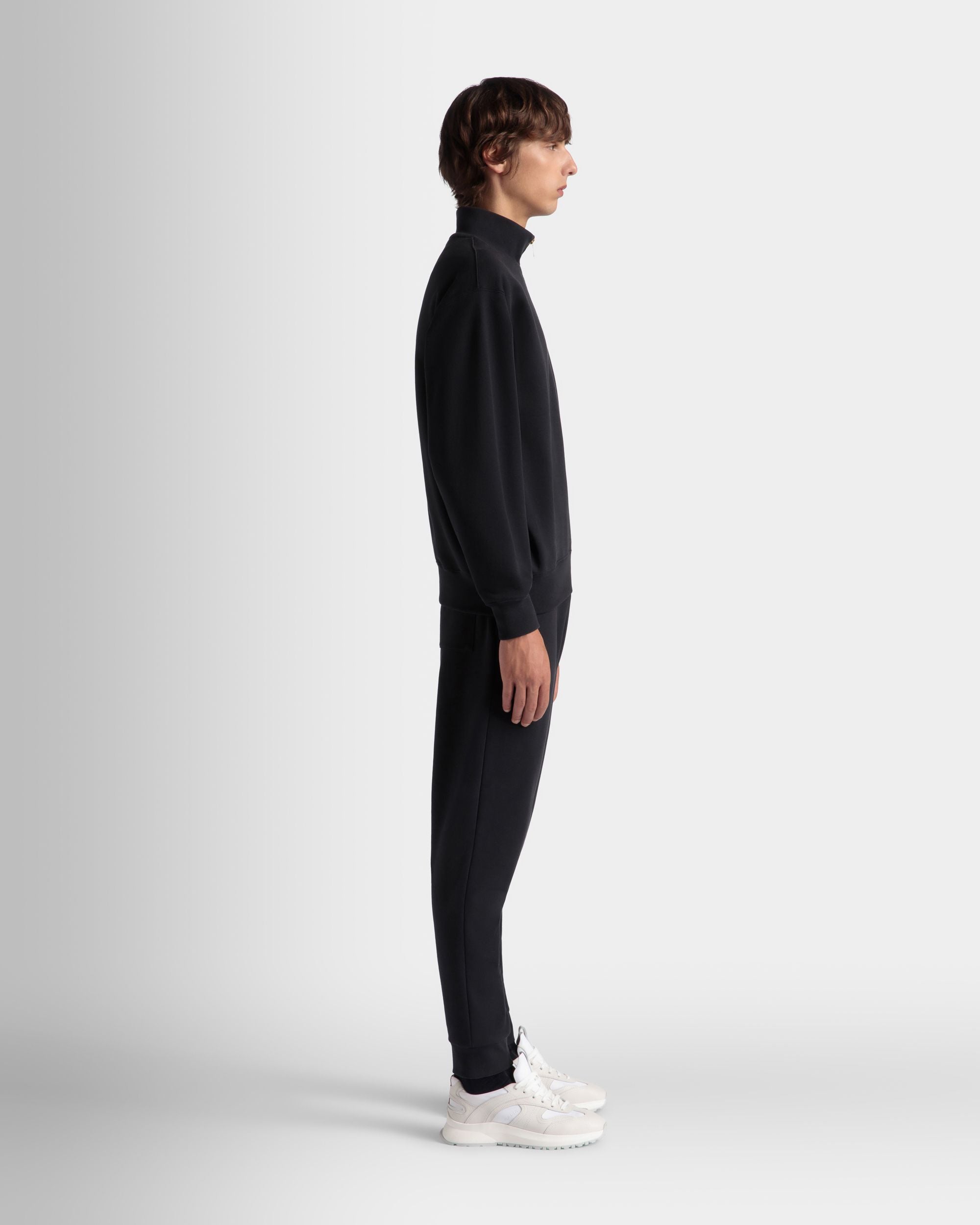 Bally Global - Sweatpants With a Bally Crest Logo In Navy Blue Cotton - Blue