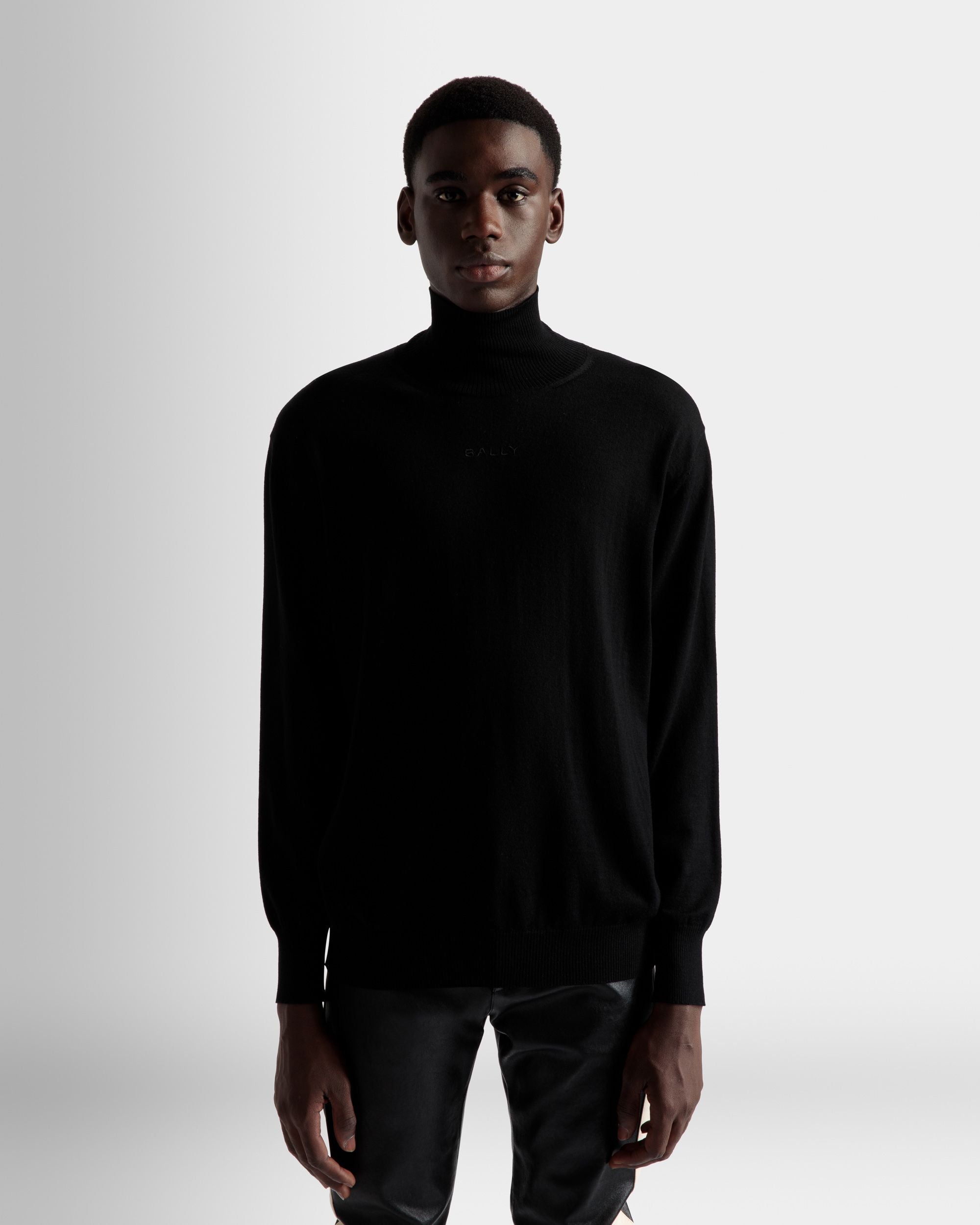 Bally Global - Jersey Con Cuello Vuelto De Lana En Negro - Negro