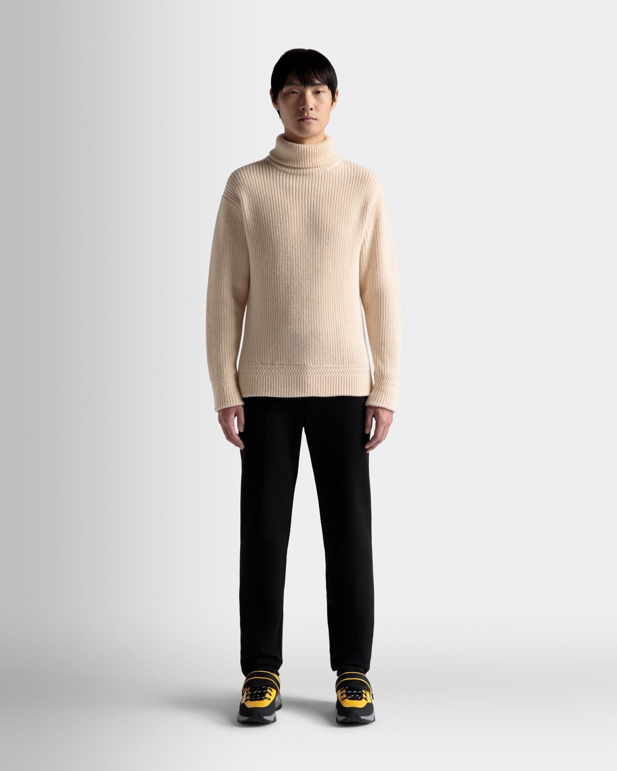 Bally Global - Pull À Col Roulé En Laine Beige - Beige