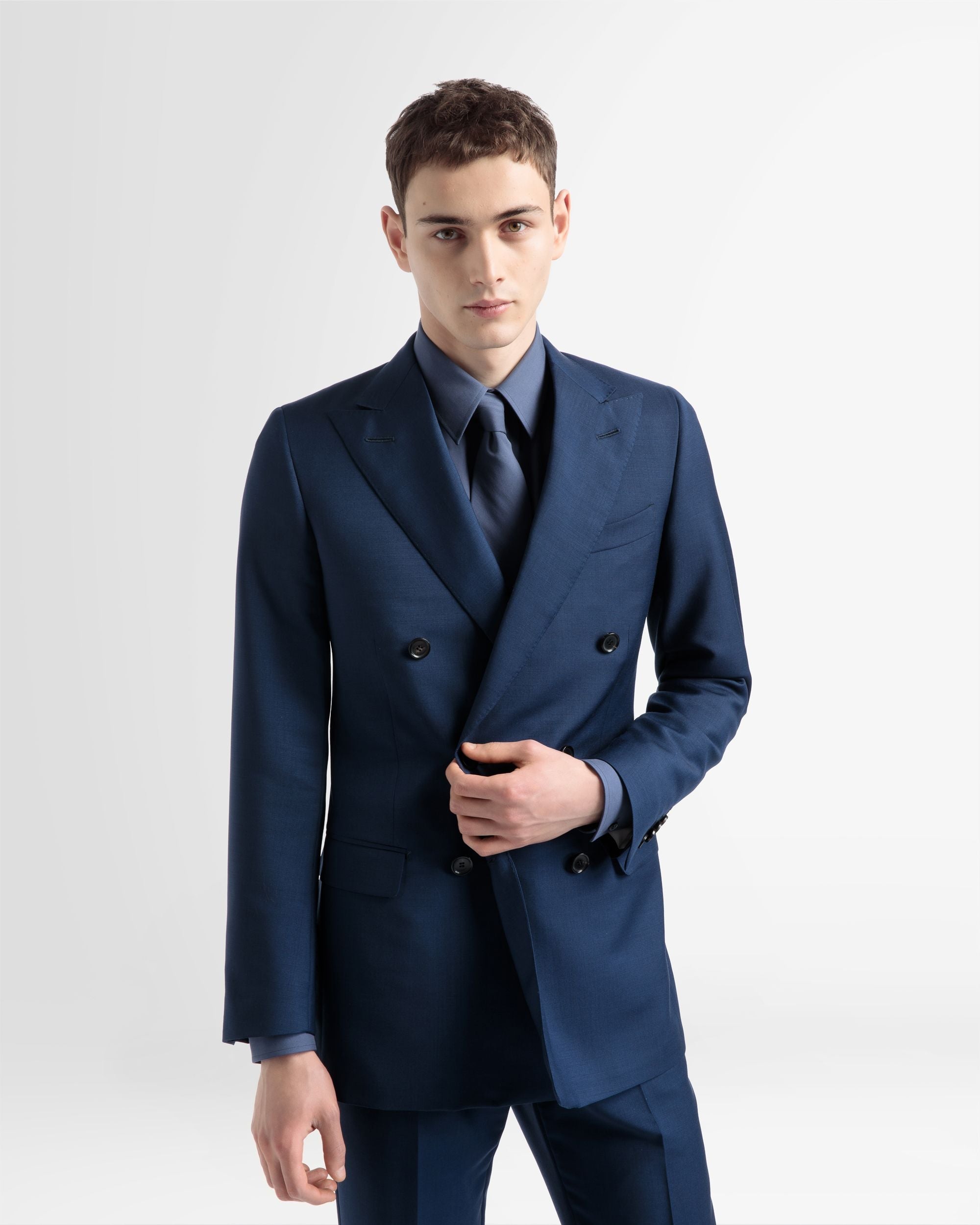 Bally Global - Chaqueta Cruzada De Mezcla De Lana En Azul Marino - Azul