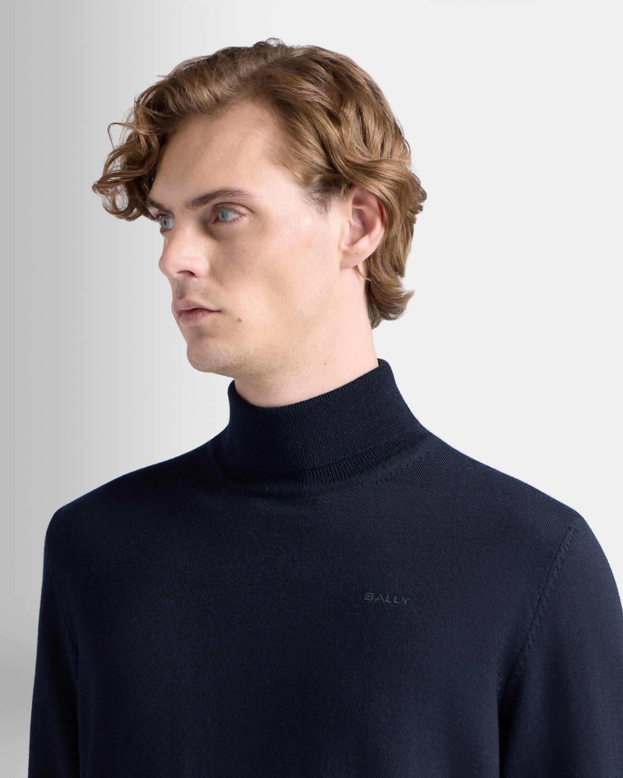Bally Global - Turtleneck in Navy Blue Wool - Blue