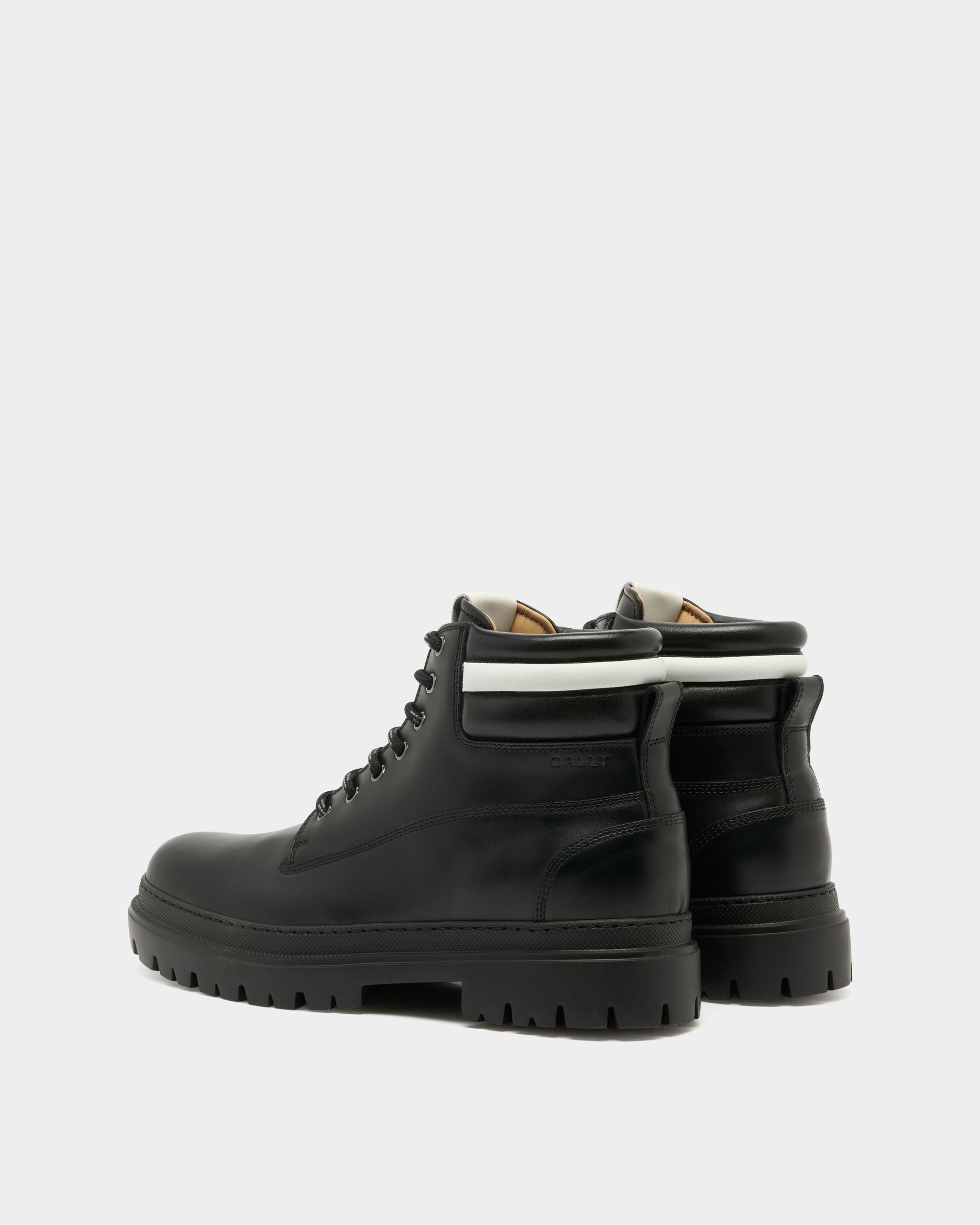 Bally Global - Hallen Boot in Black Leather - Black