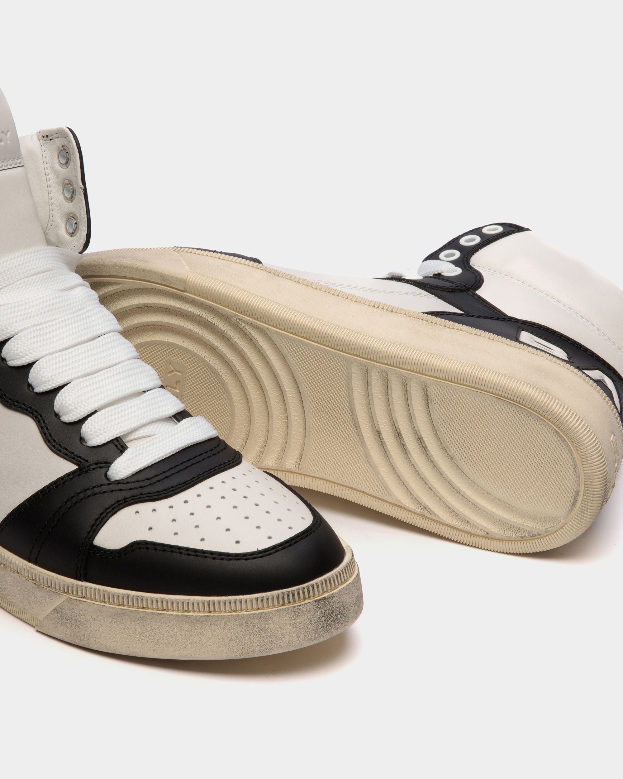 Bally Global - Raise High-Top Sneaker in Black And White Leather - Multicolor