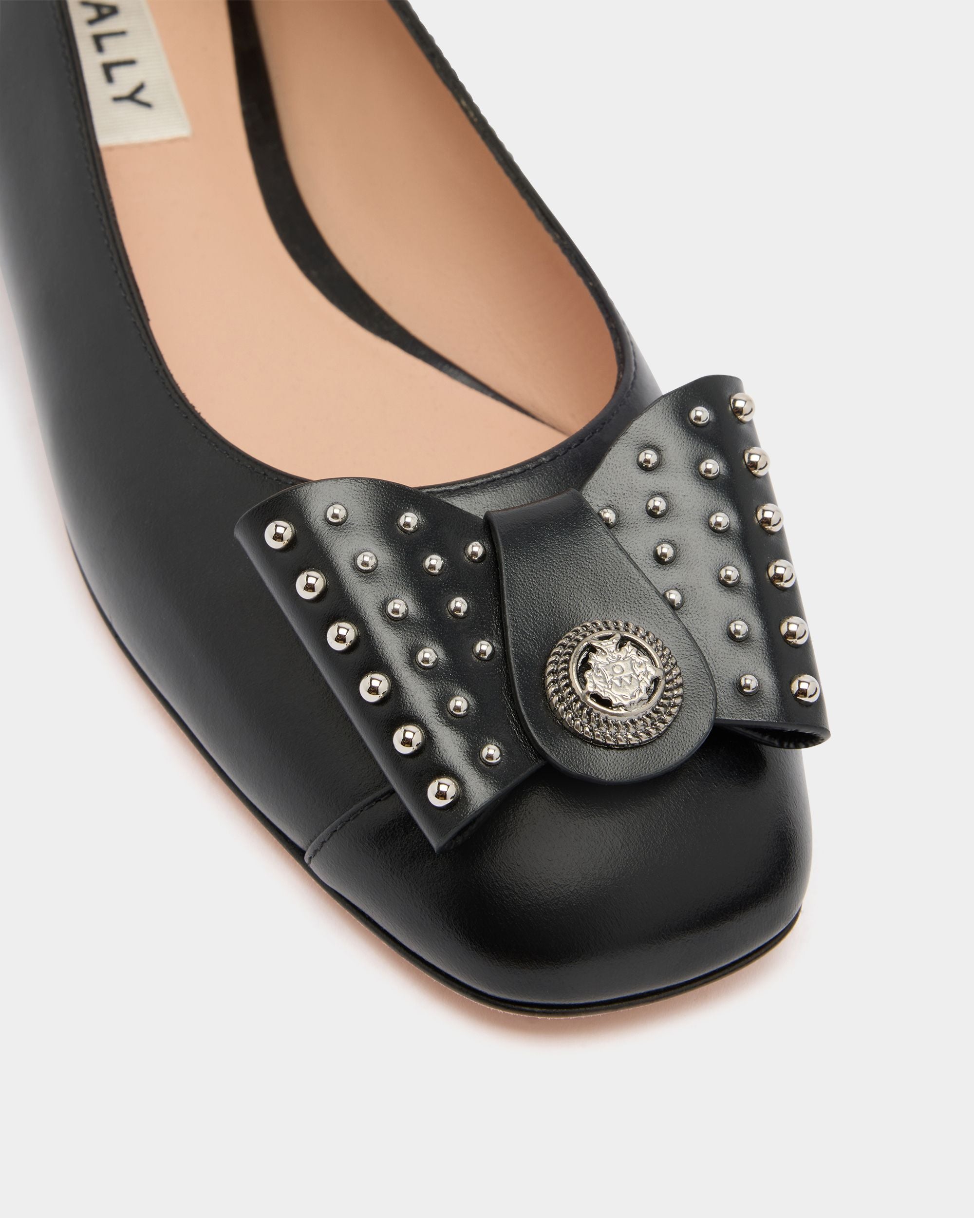 Bally Global - B-Bow Flat in Black Leather - Black