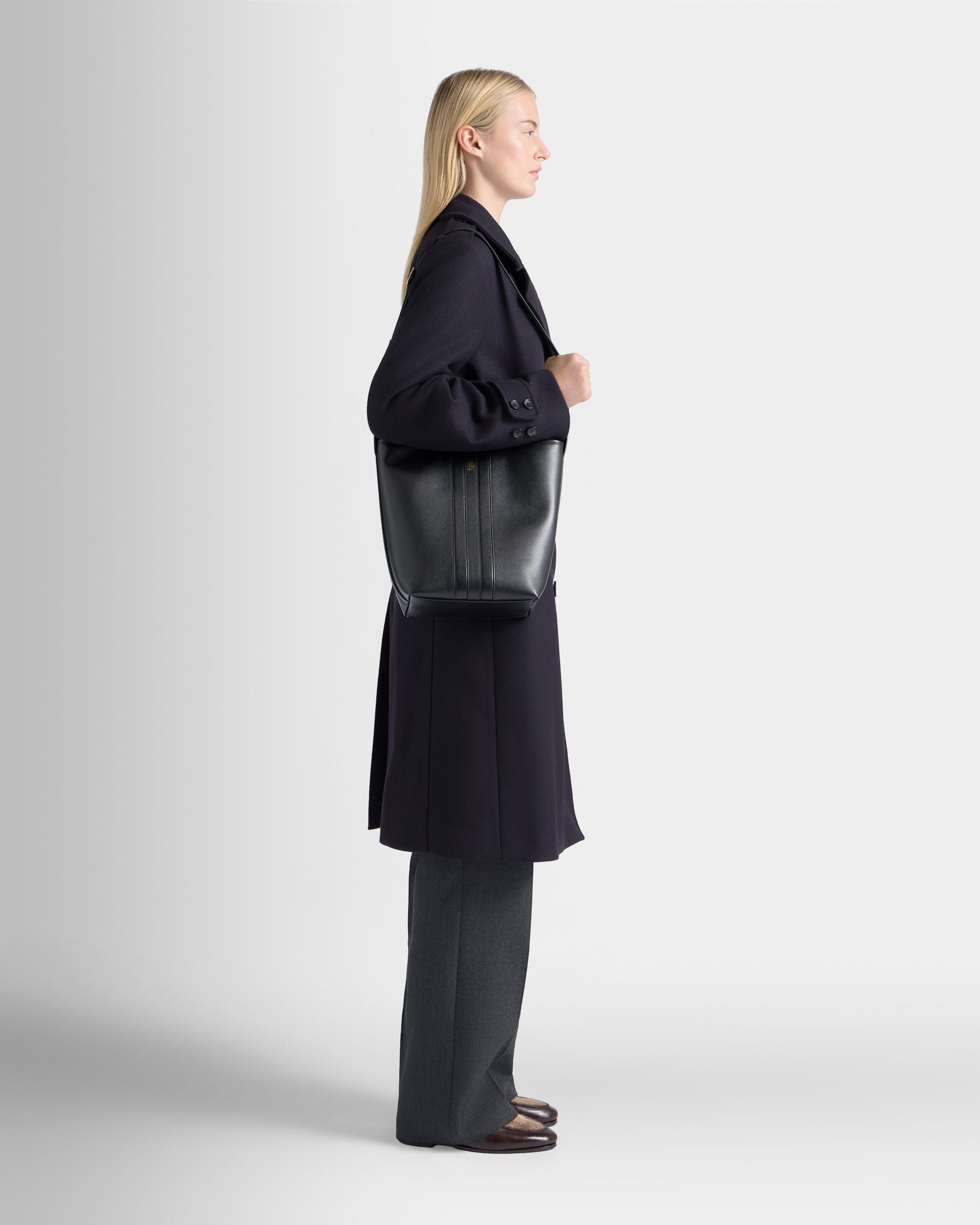 Bally Global - Beckett Bucket Bag in Black Leather - Black