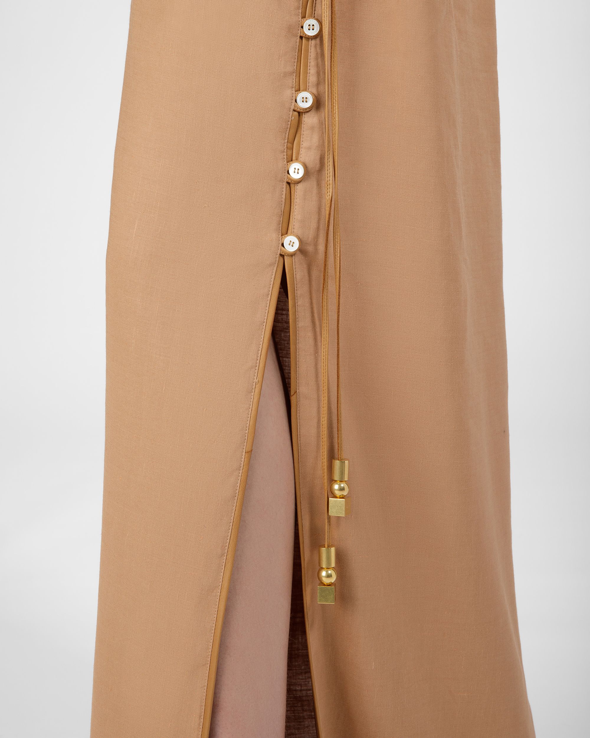 Bally Global - Long Sleeve Linen Maxi Dress In Desert - Marrón