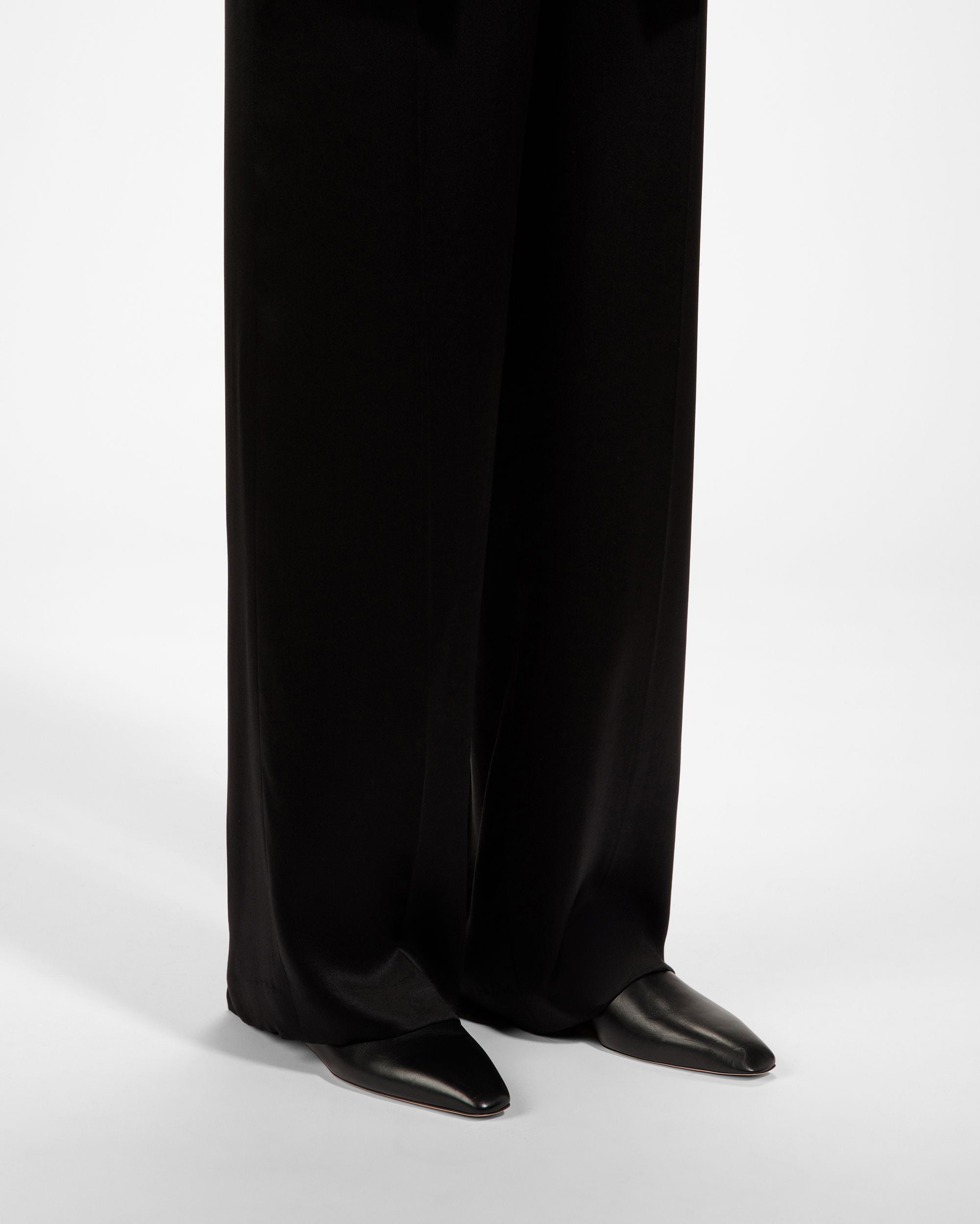 Bally Global - Nara Leather Flat Pumps In Black - Black
