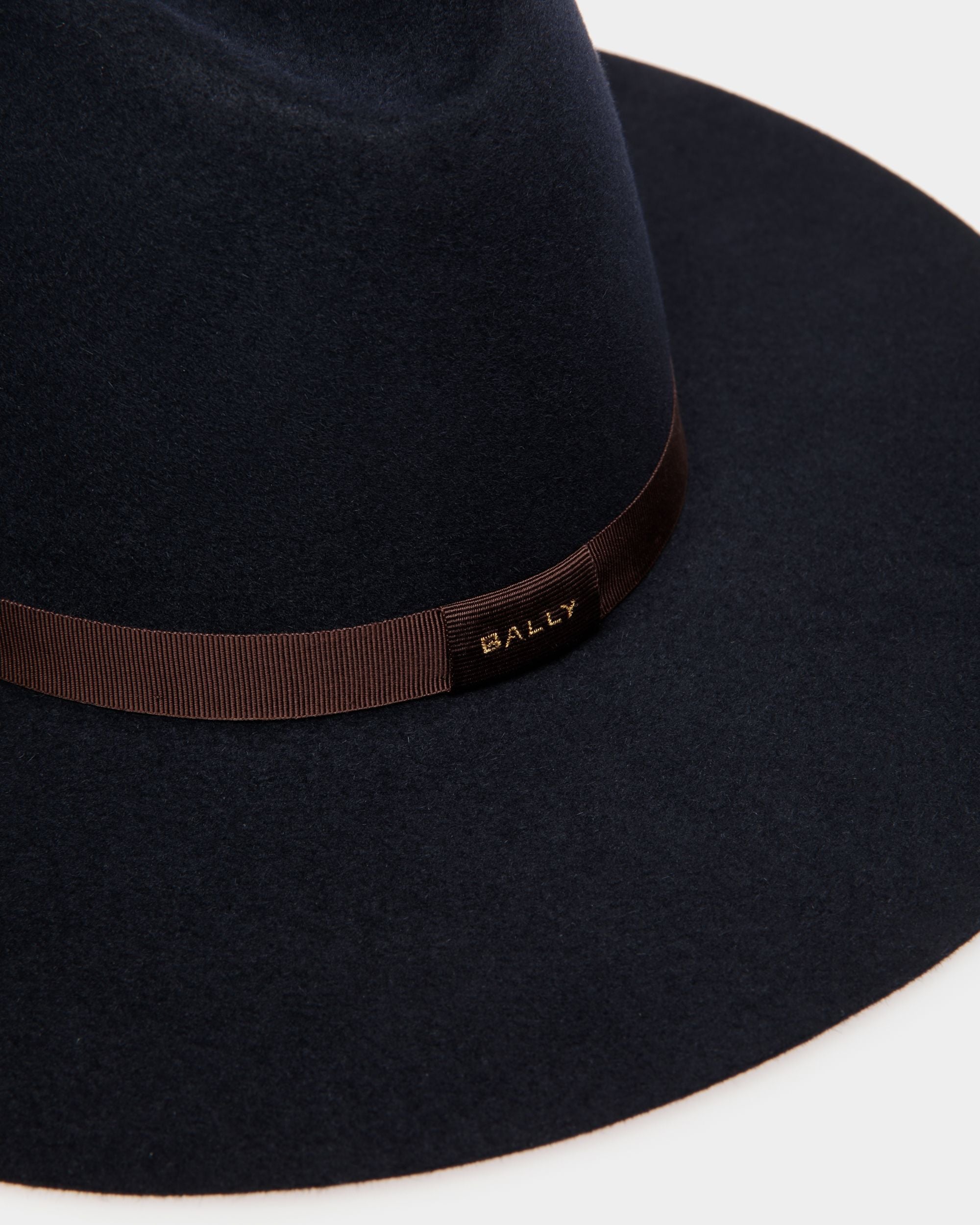 Bally Global - Large Brim Hat In Navy Blue Felt - Blue