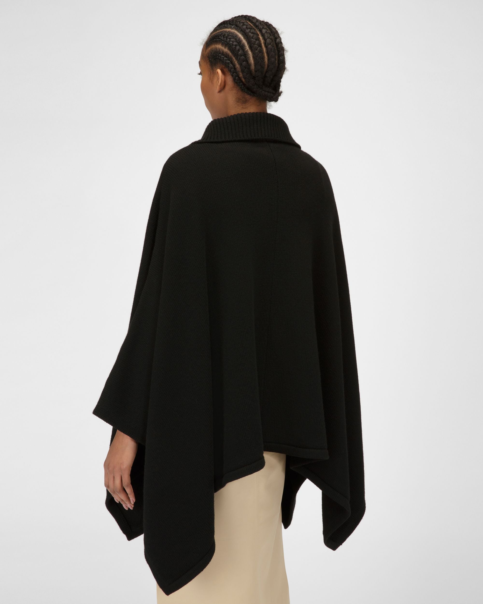 Bally Global - Capa De Canalé - Negro