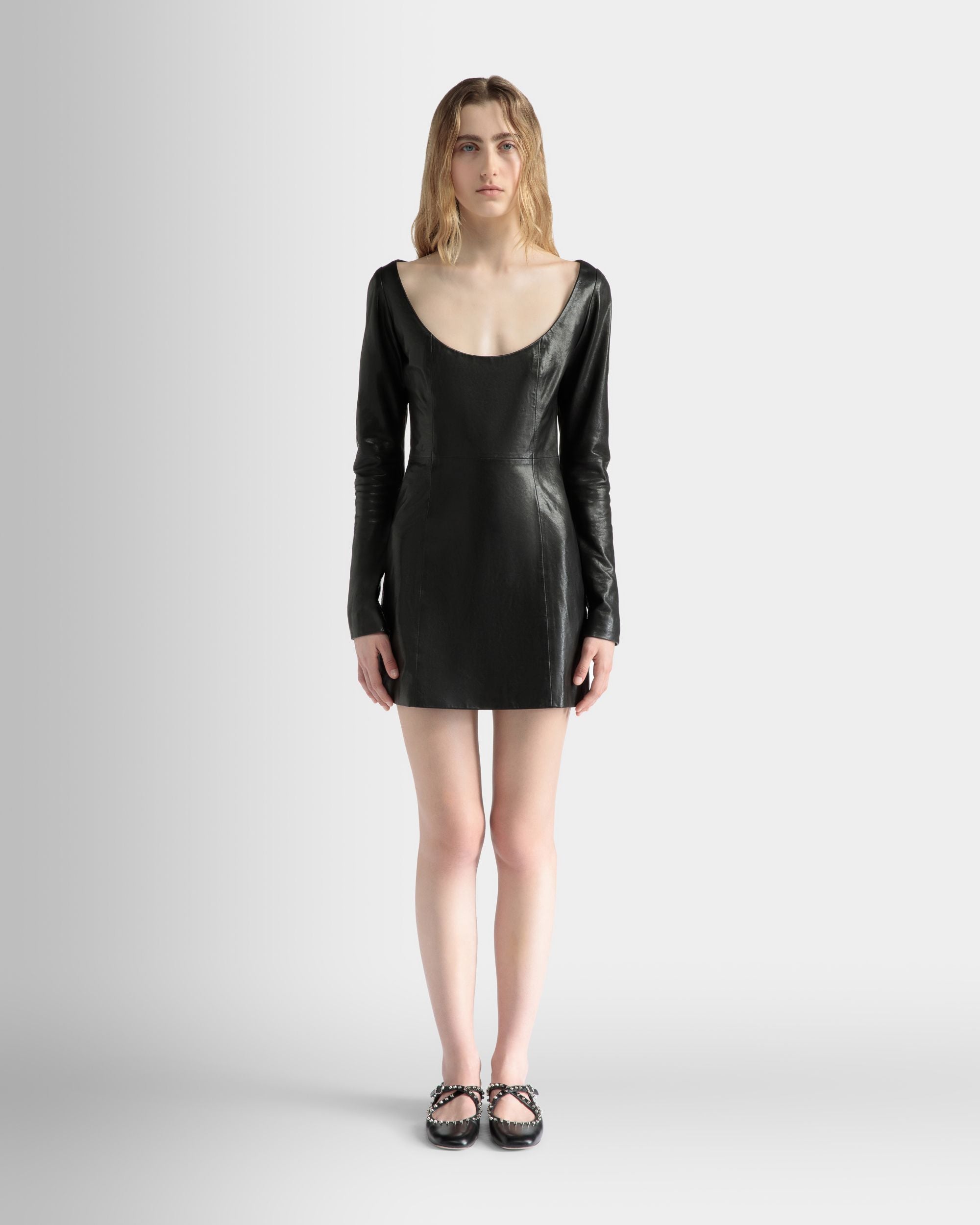 Bally Global - Vestido Corto De Manga Larga De Piel Negra - Negro