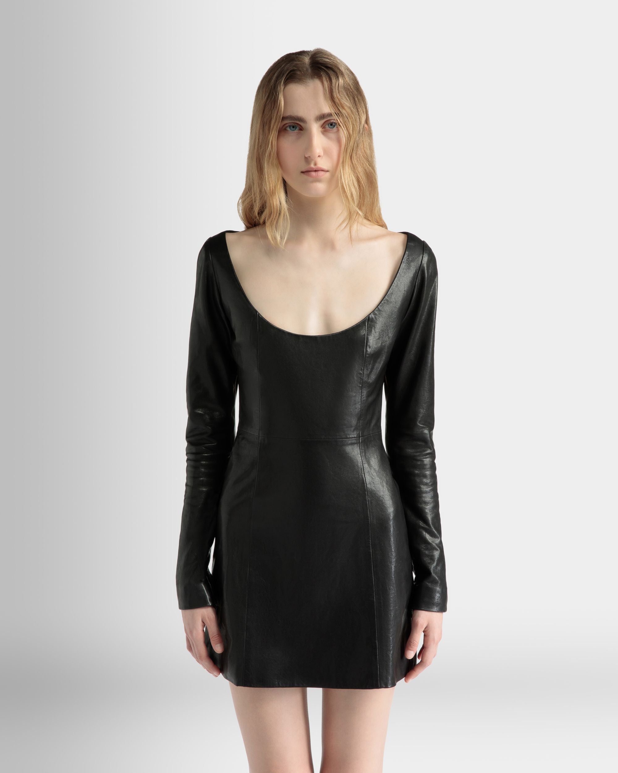 Bally Global - Vestido Corto De Manga Larga De Piel Negra - Negro