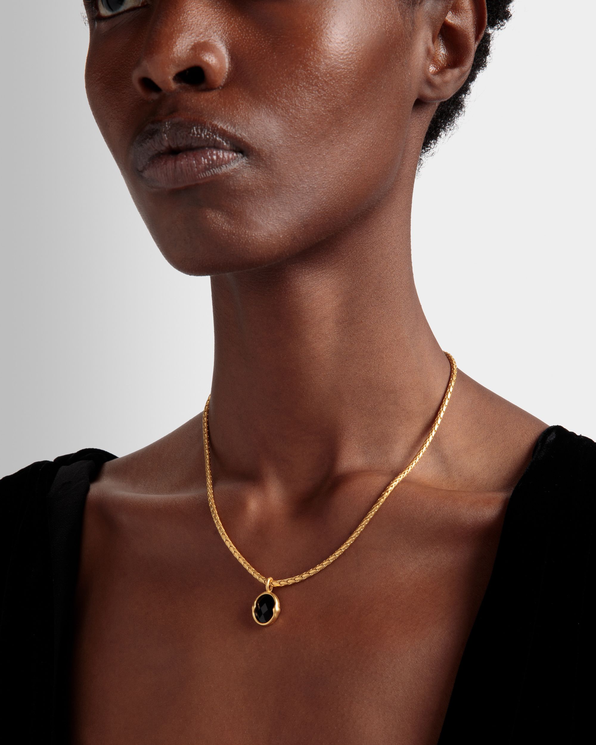 Bally Global - Frame Outline Necklace With A Snake Chain - Gold