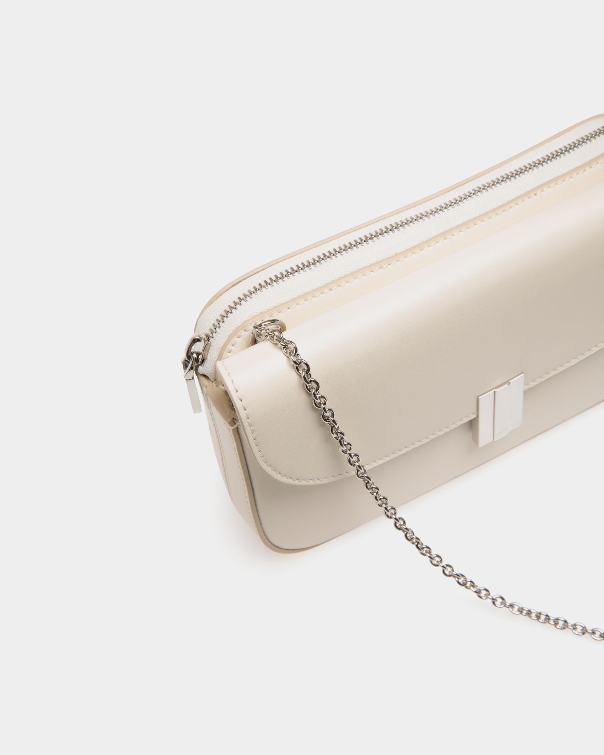 Bally Global - Ollam Phone Wallet in White Leather - White