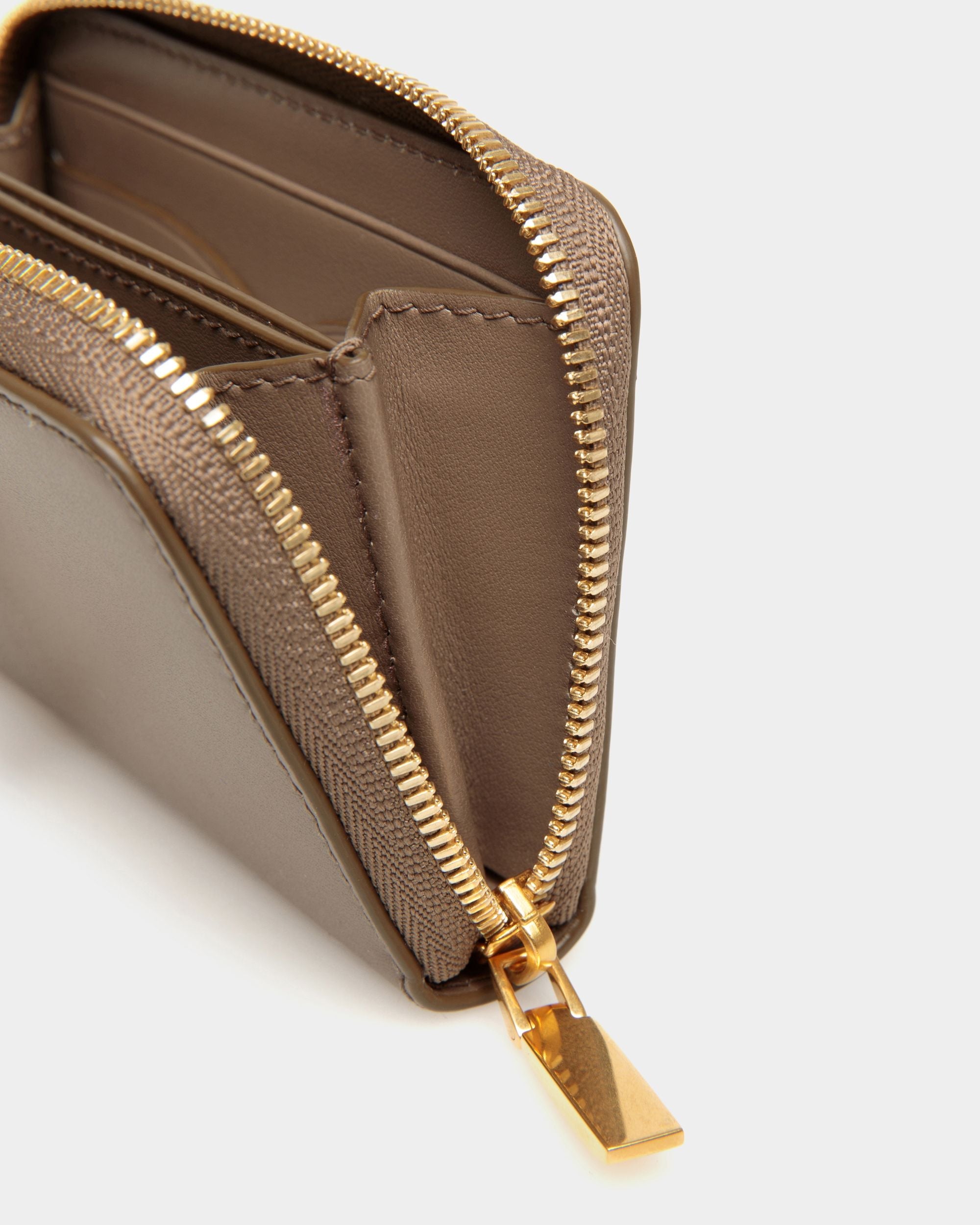 Bally Global - Emblem Coin & Card Wallet in Beige Leather - Beige