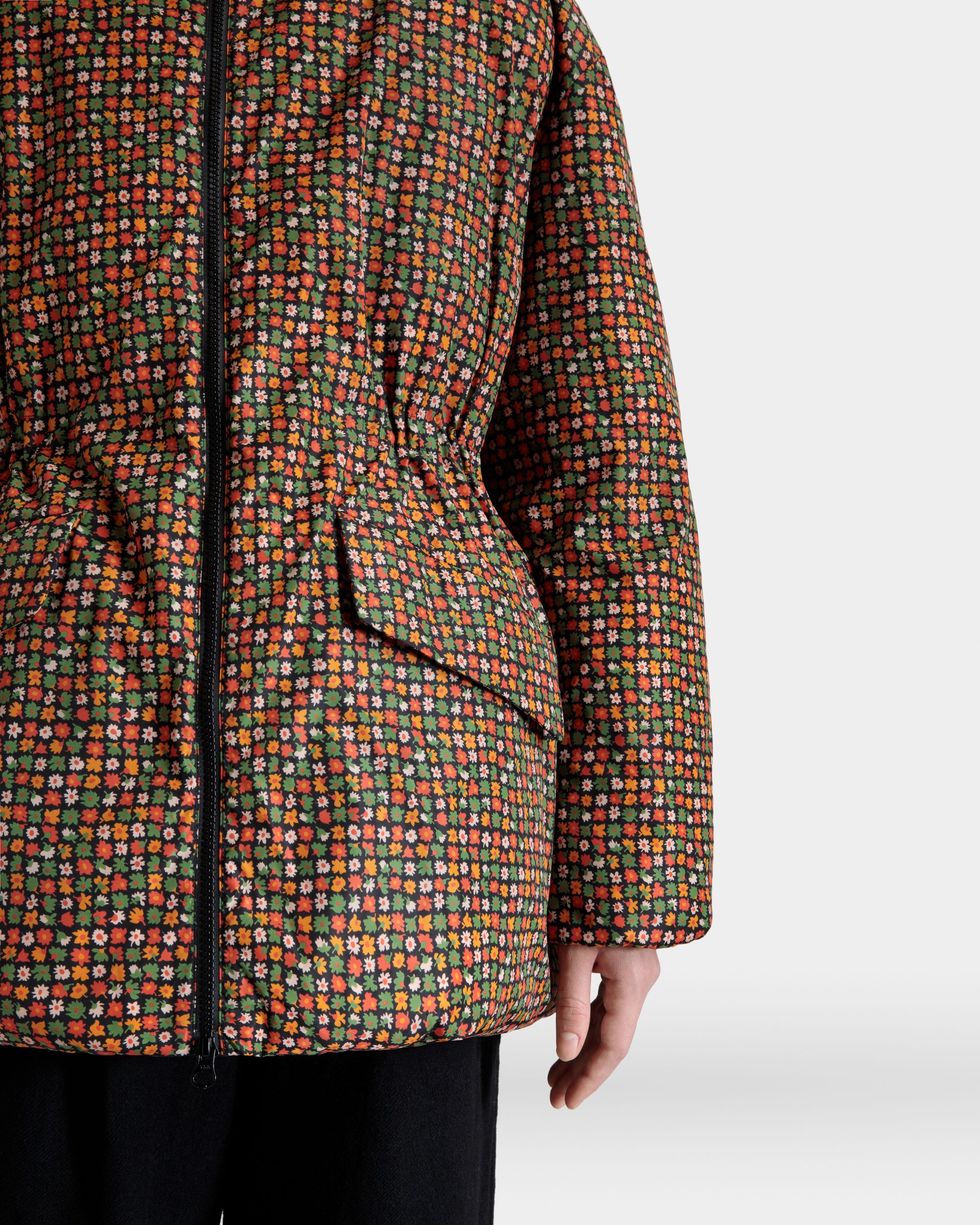 Bally Global - Doudoune De La Capsule D’hiver En Nylon Recyclé Multicolore Ornée De Fleurs Des Alpes - Multicolore