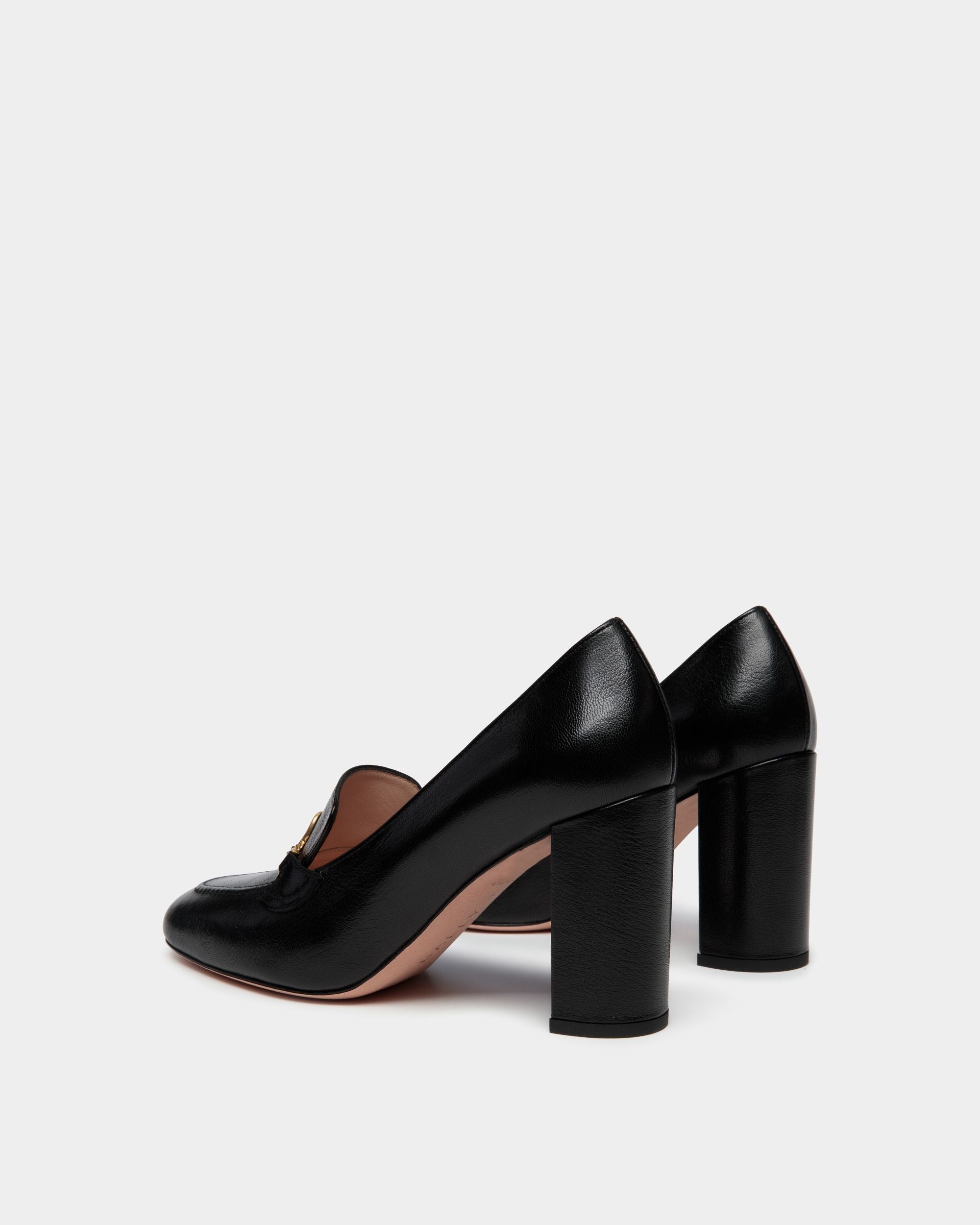 Bally Global - Daily Emblem Pump In Black Leather - Black