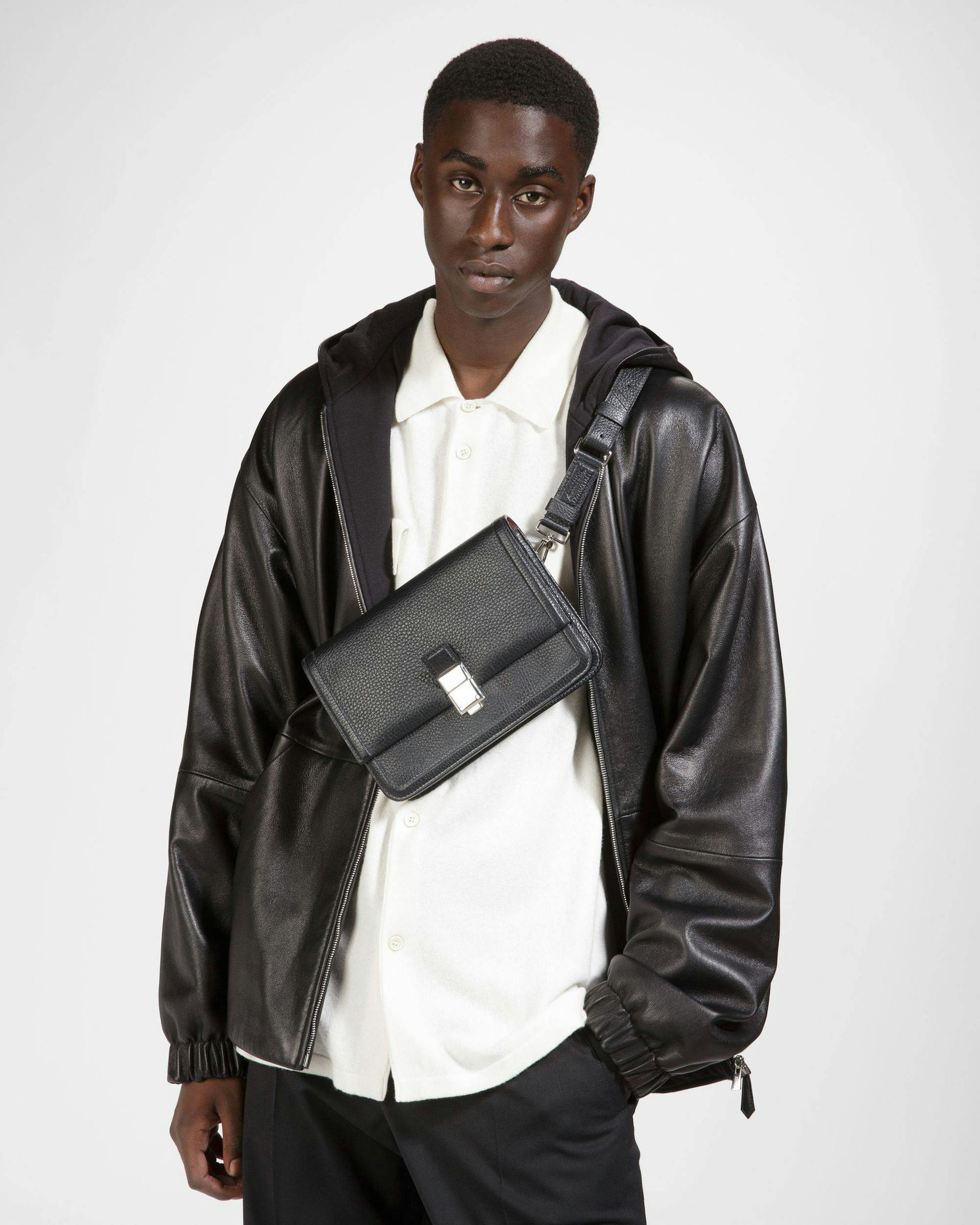 Sacres Leather Crossbody Bag In Black - Men's - Bally - 03