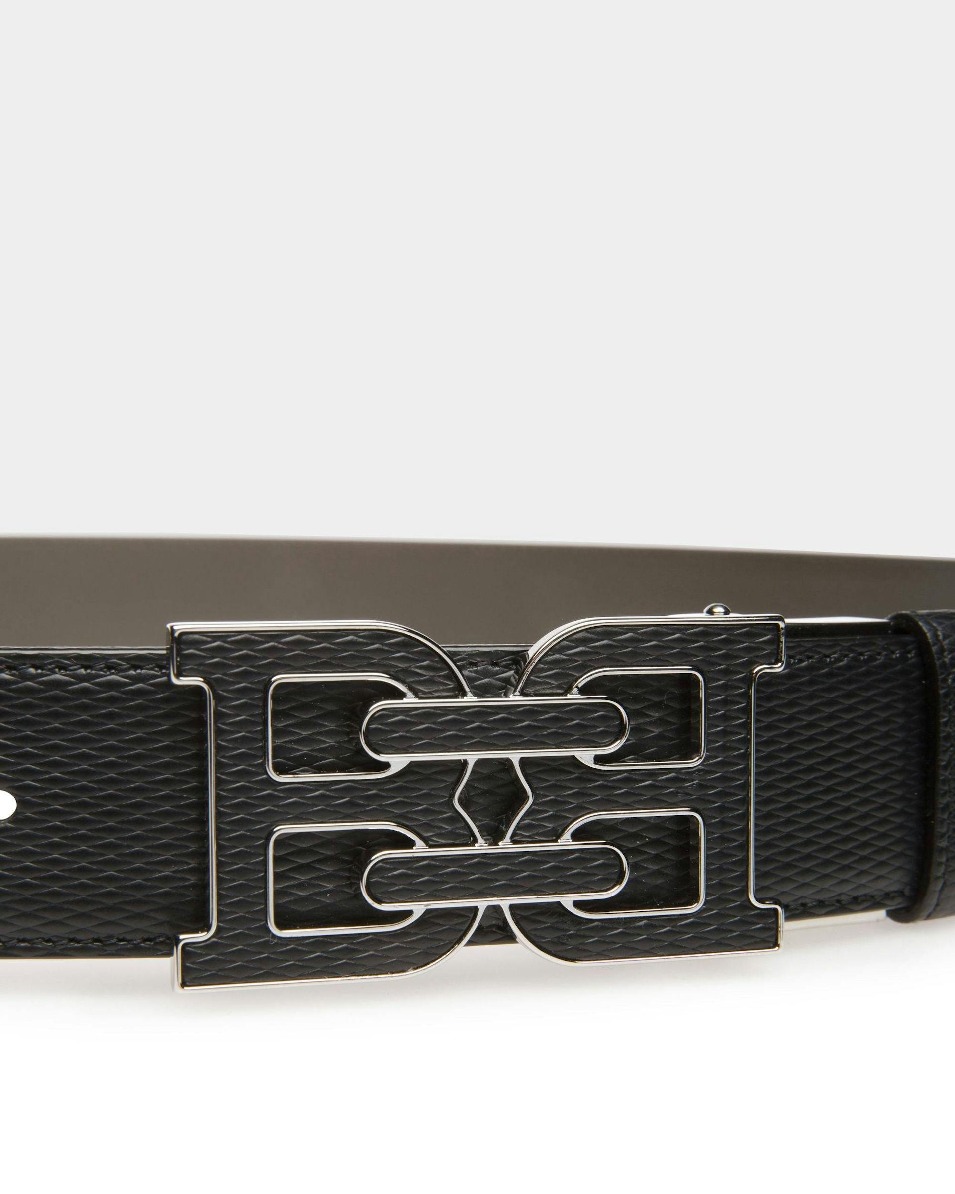B-Chain Leather 35mm Belt In Army Green & Black - Men's - Bally - 03