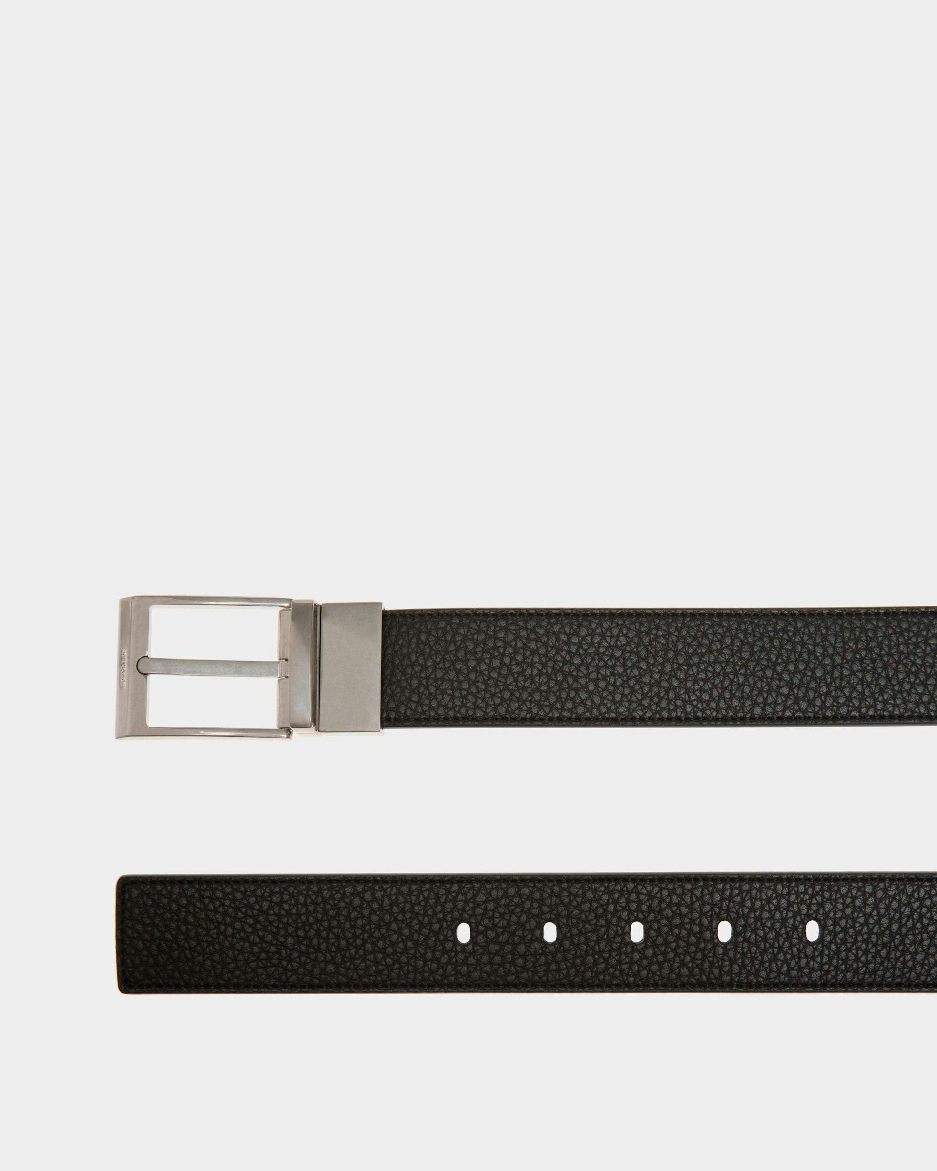 Men's Shiffie 35mm Reversible And Adjustable Belt in Black And Beige Leather | Bally | Still Life Detail