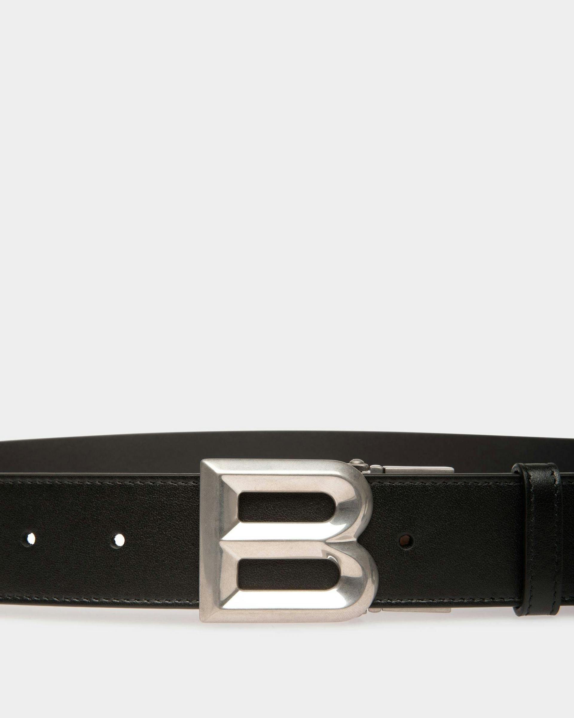 Men's B Bold 35mm Reversible And Adjustable Belt in Black Leather | Bally | On Model Front