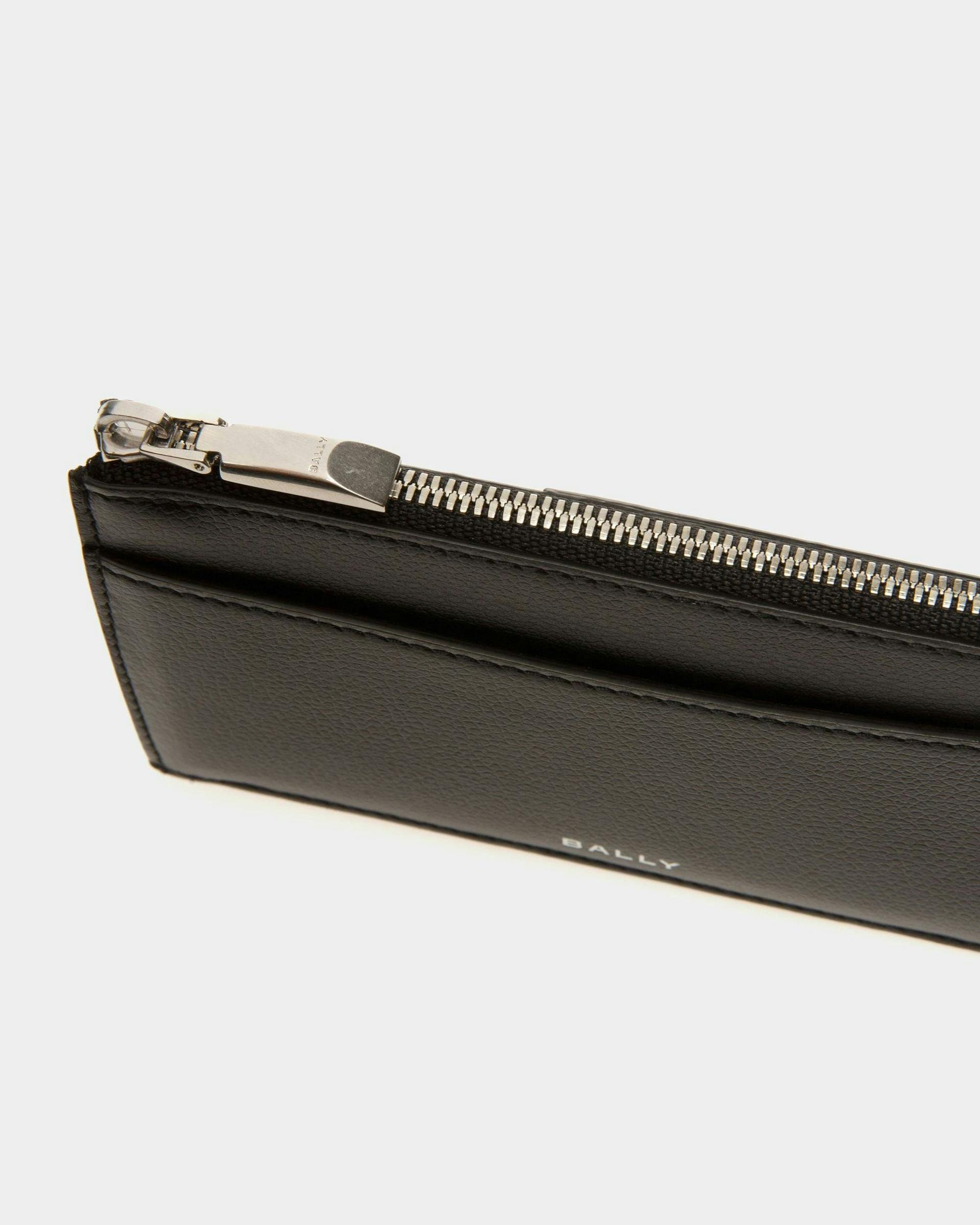 Men's Banque Business Card Holder In Black Leather | Bally | Still Life Detail