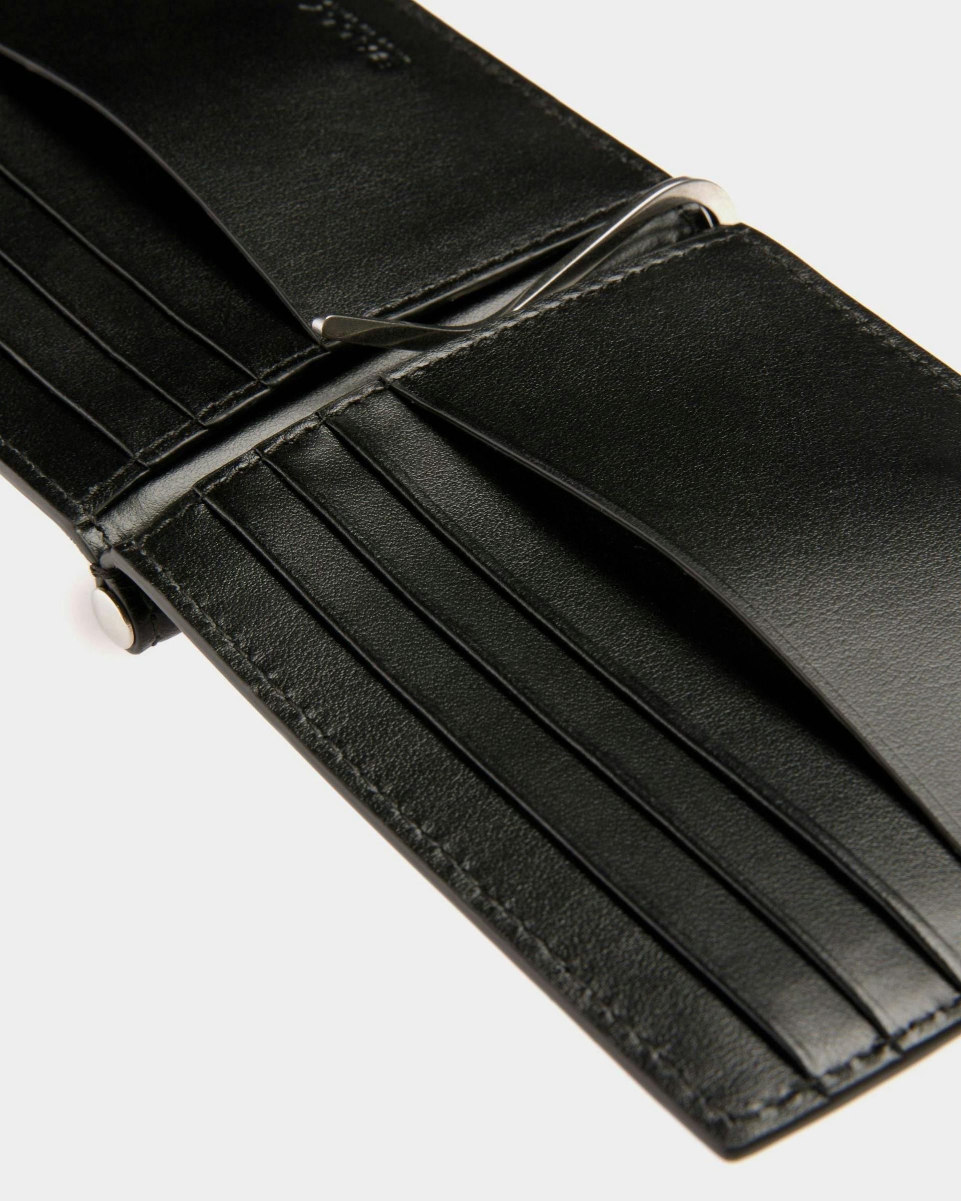 Men's Banque Wallet In Black Leather | Bally | Still Life Detail