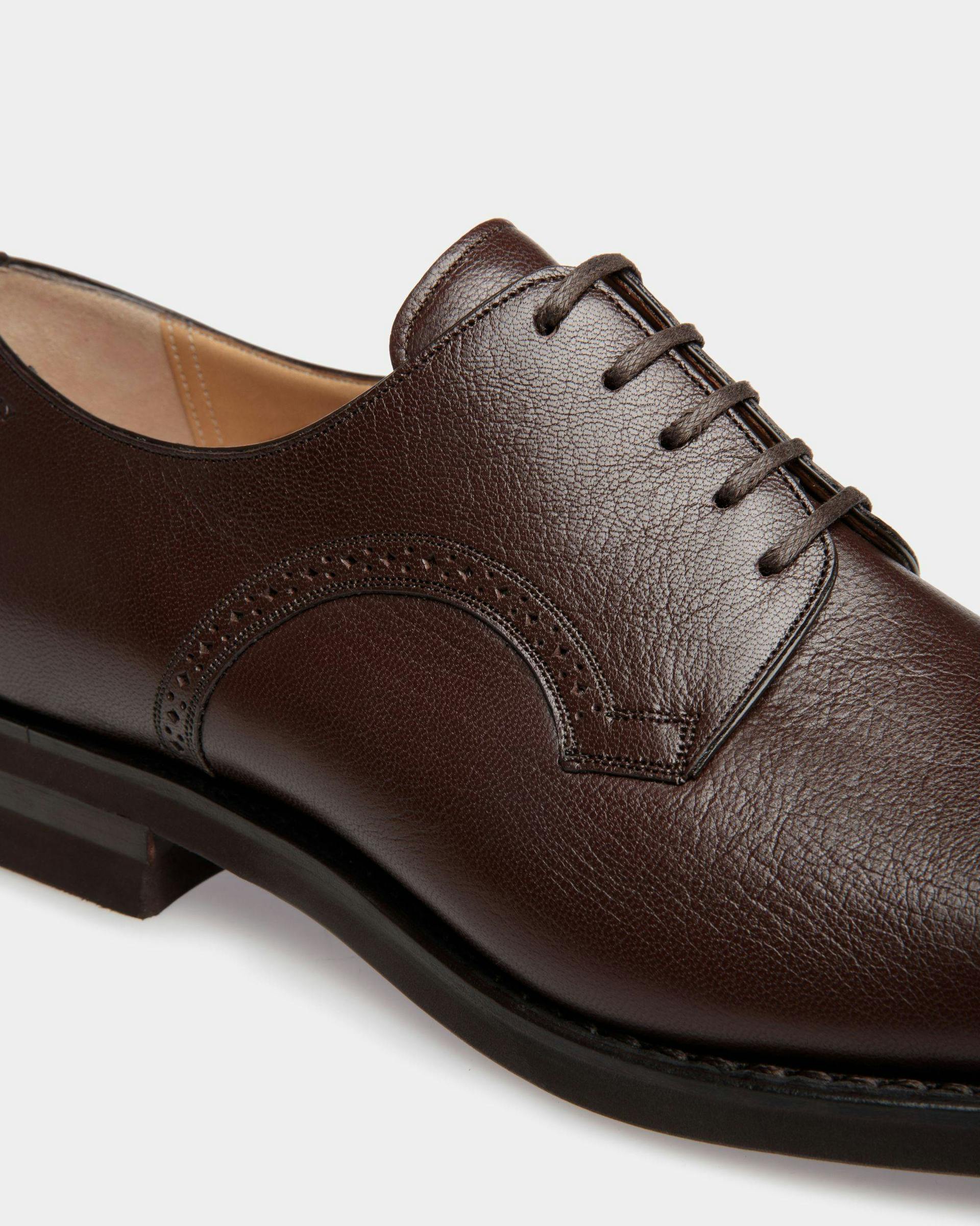 Men's Scribe Derby in Brown Grained Leather | Bally | Still Life Detail
