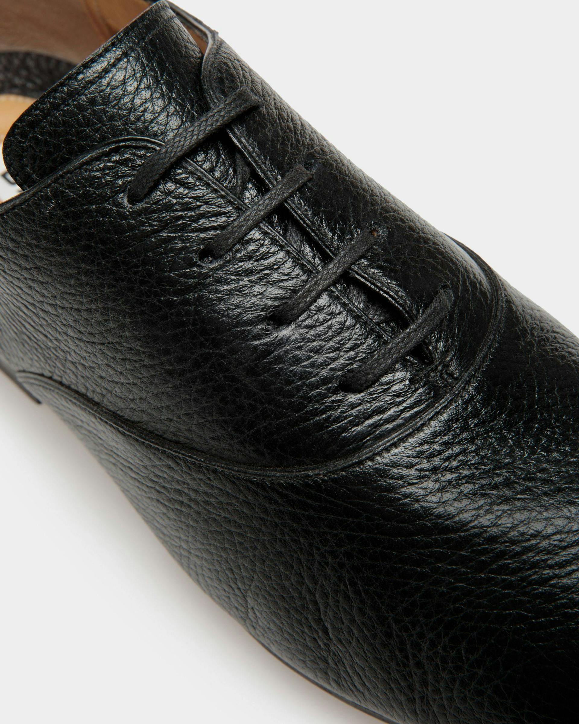 Men's Pinte Oxfords In Black Leather | Bally | Still Life Detail