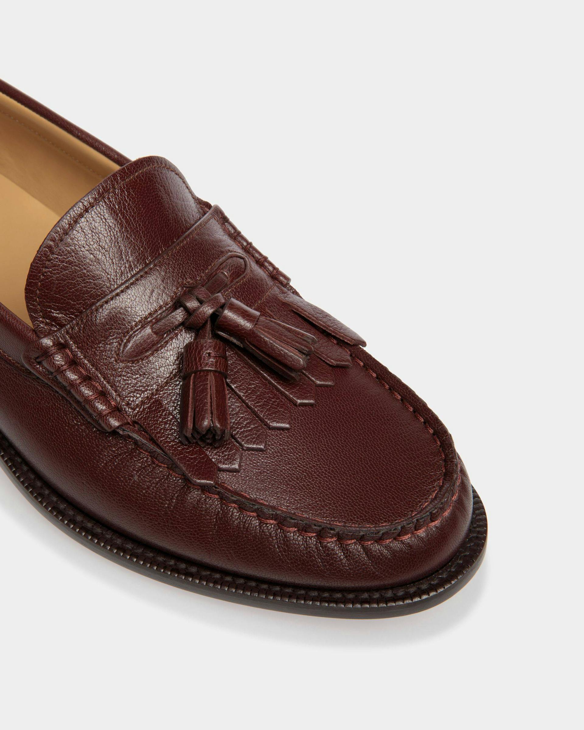 Men's Oregon Loafer in Chestnut Brown Grained Leather | Bally | Still Life Detail