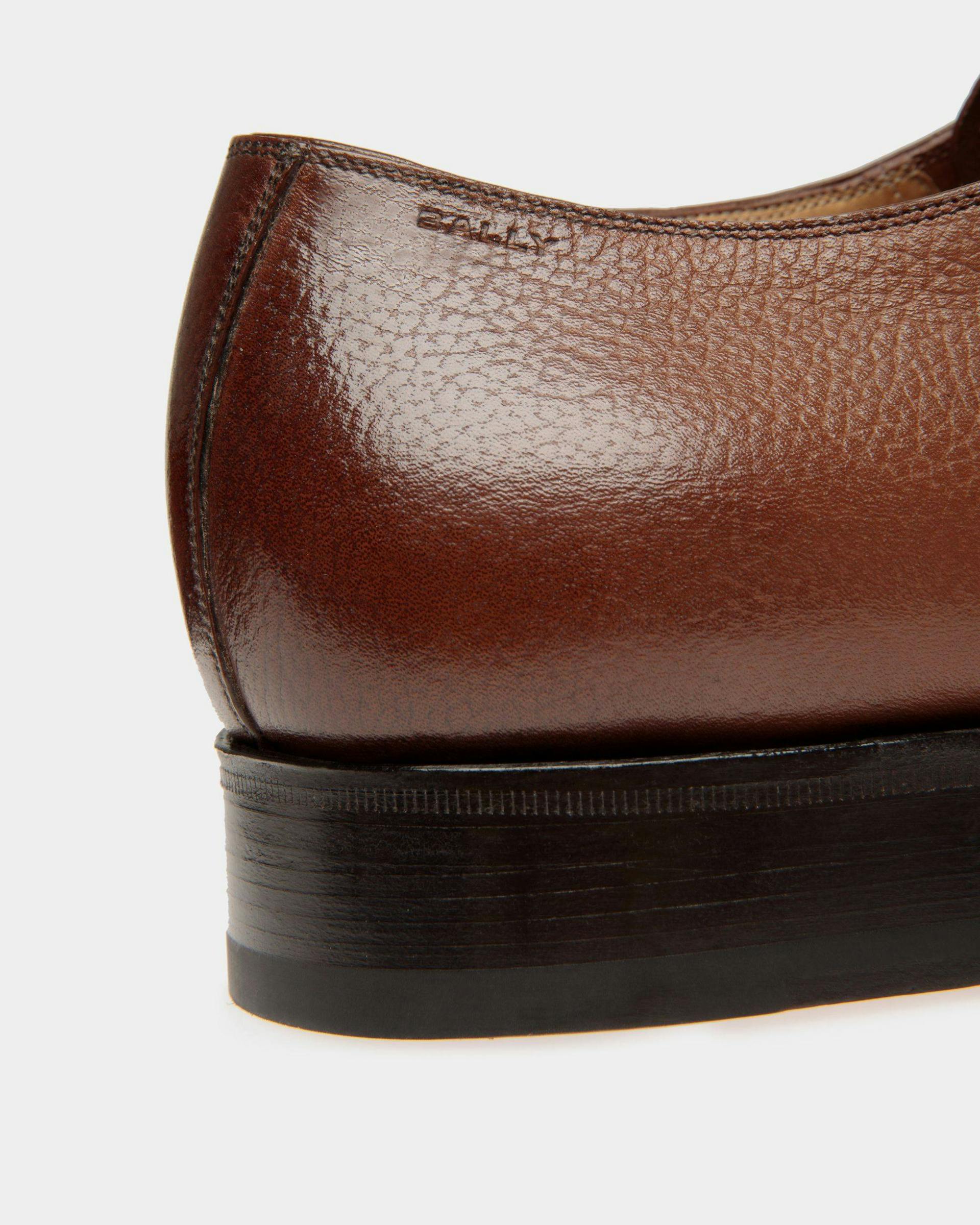 Men's Schoenen Loafer in Embossed Leather | Bally | Still Life Detail