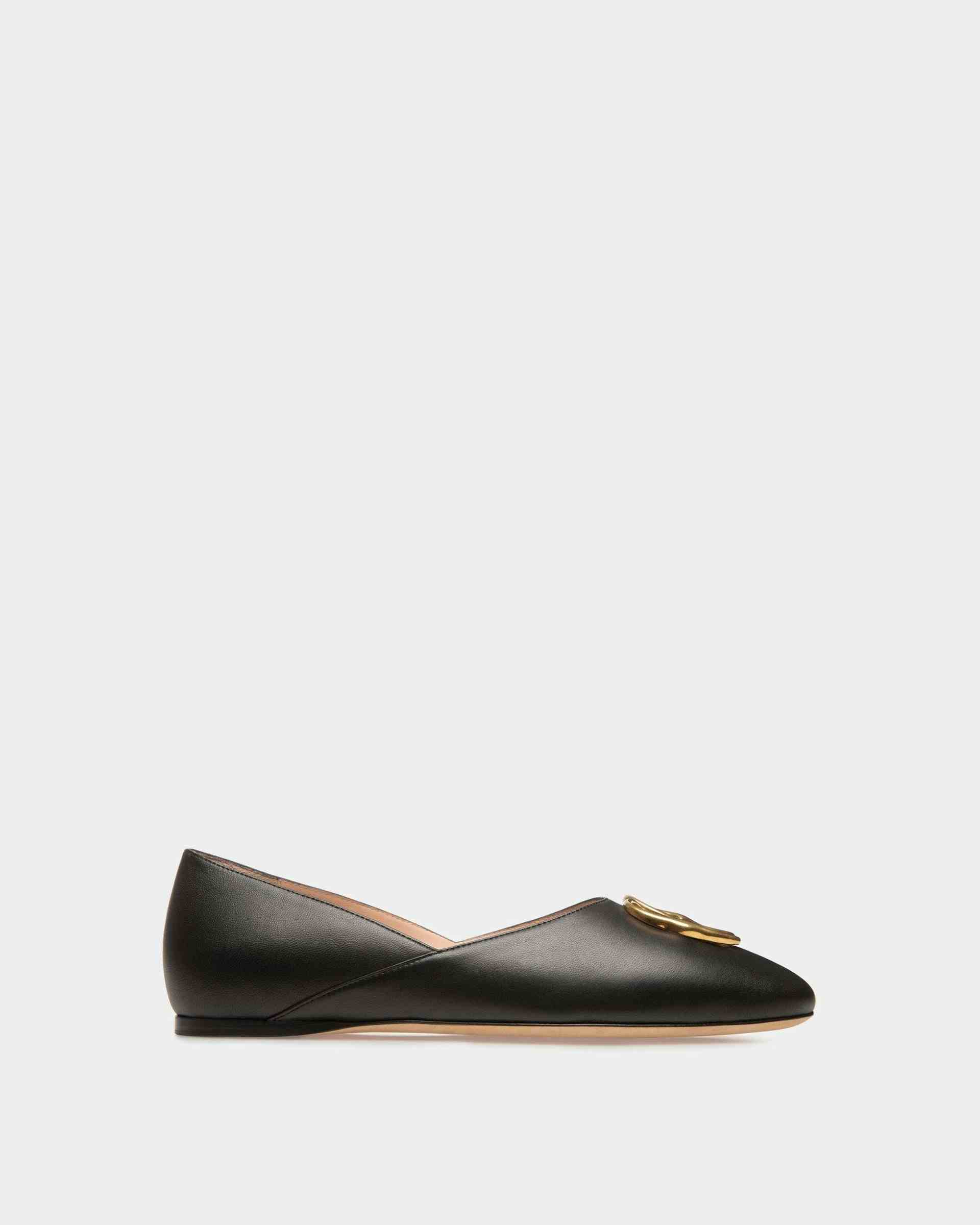 Emblem Slippers In Black Leather - Women's - Bally