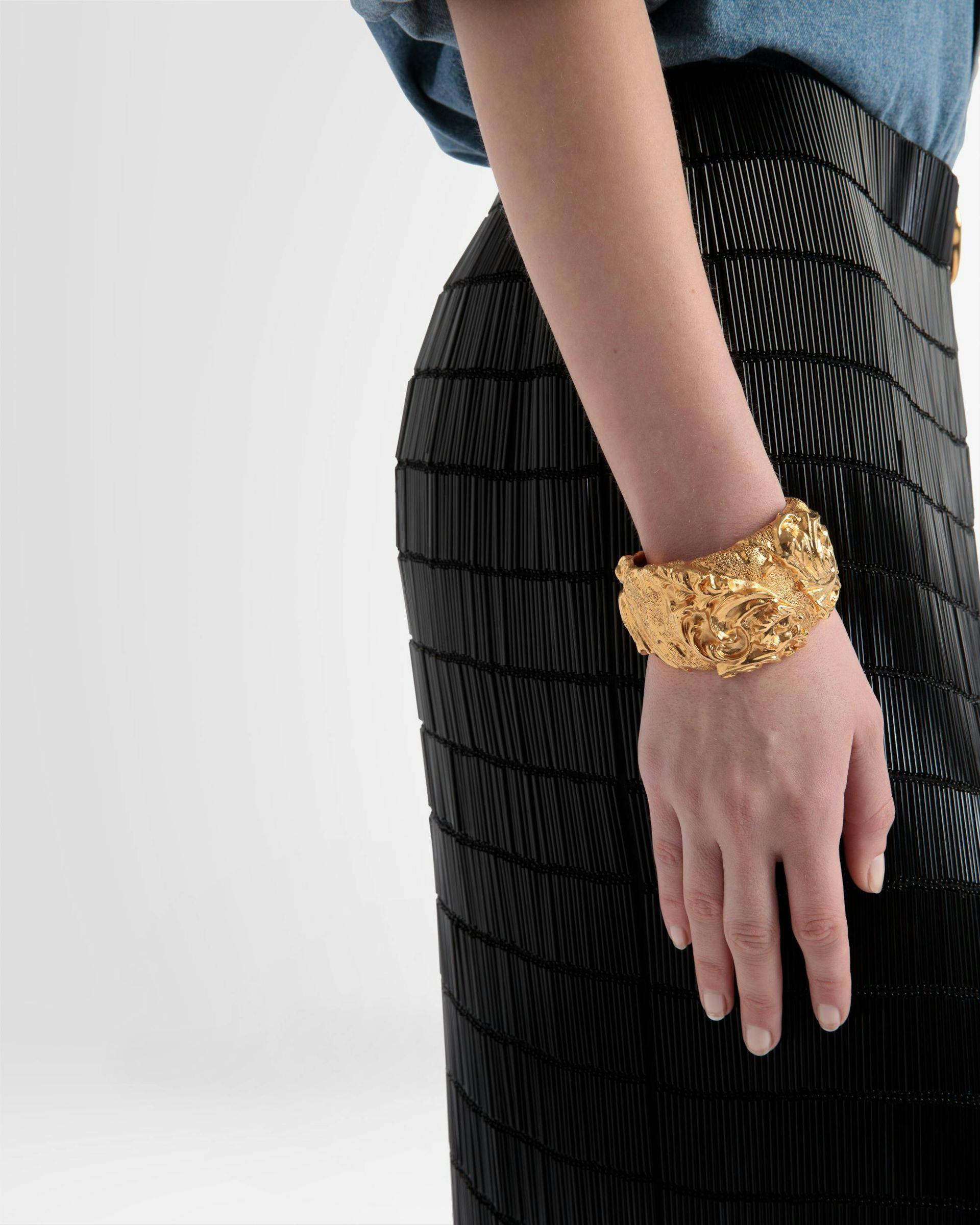 Sculptural-Effect Chunky Cuff Bracelet In Yellow-Gold - Women's - Bally - 02