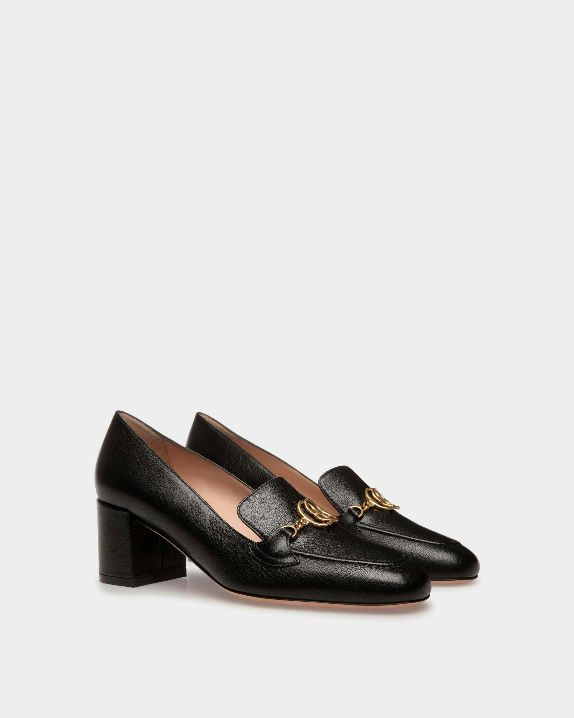 Women's Emblem Pumps In Black Leather | Bally | Still Life 3/4 Front