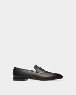 Webb Men's Grained Deer Leather Penny Loafer In Black