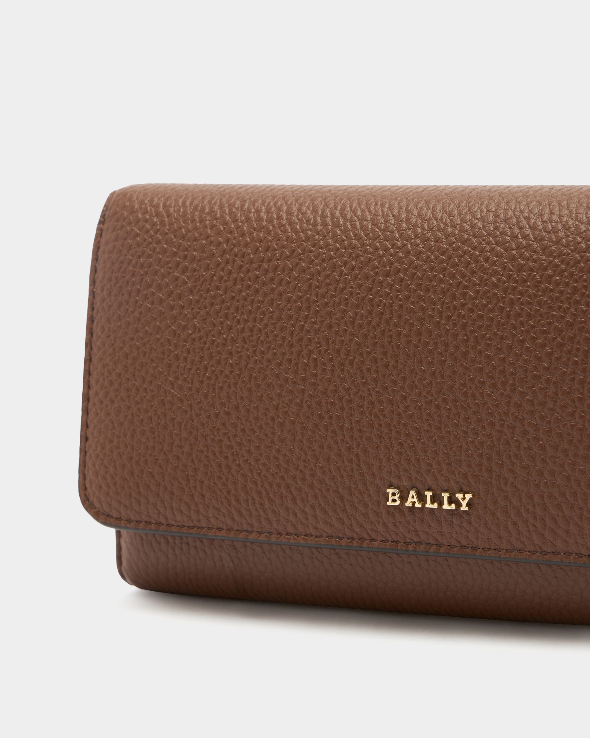 Bally Global - Long Wallet in Brown Grained Leather - Brown