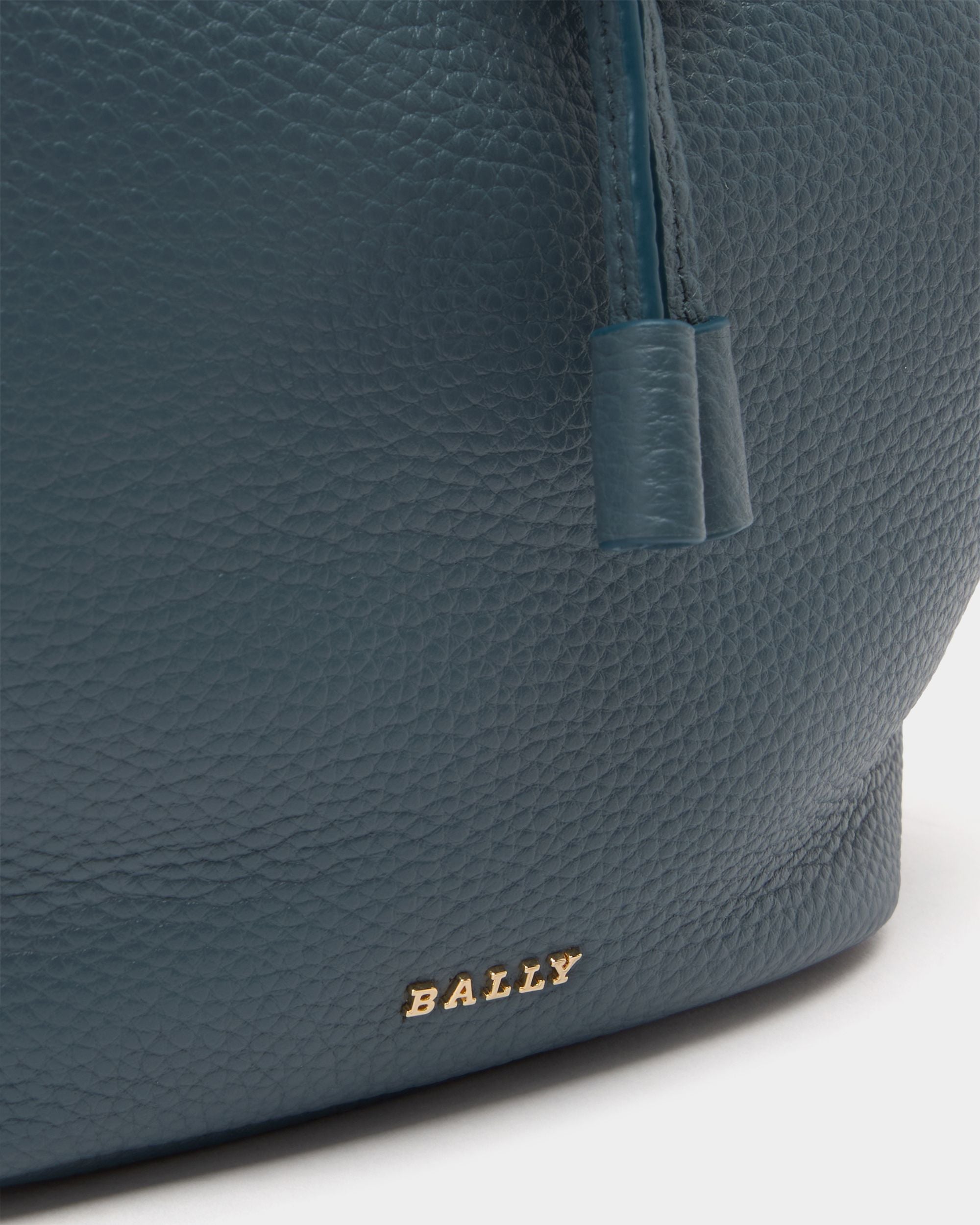 Bally Global - Bucket Bag in Blue Grained Leather - Blue