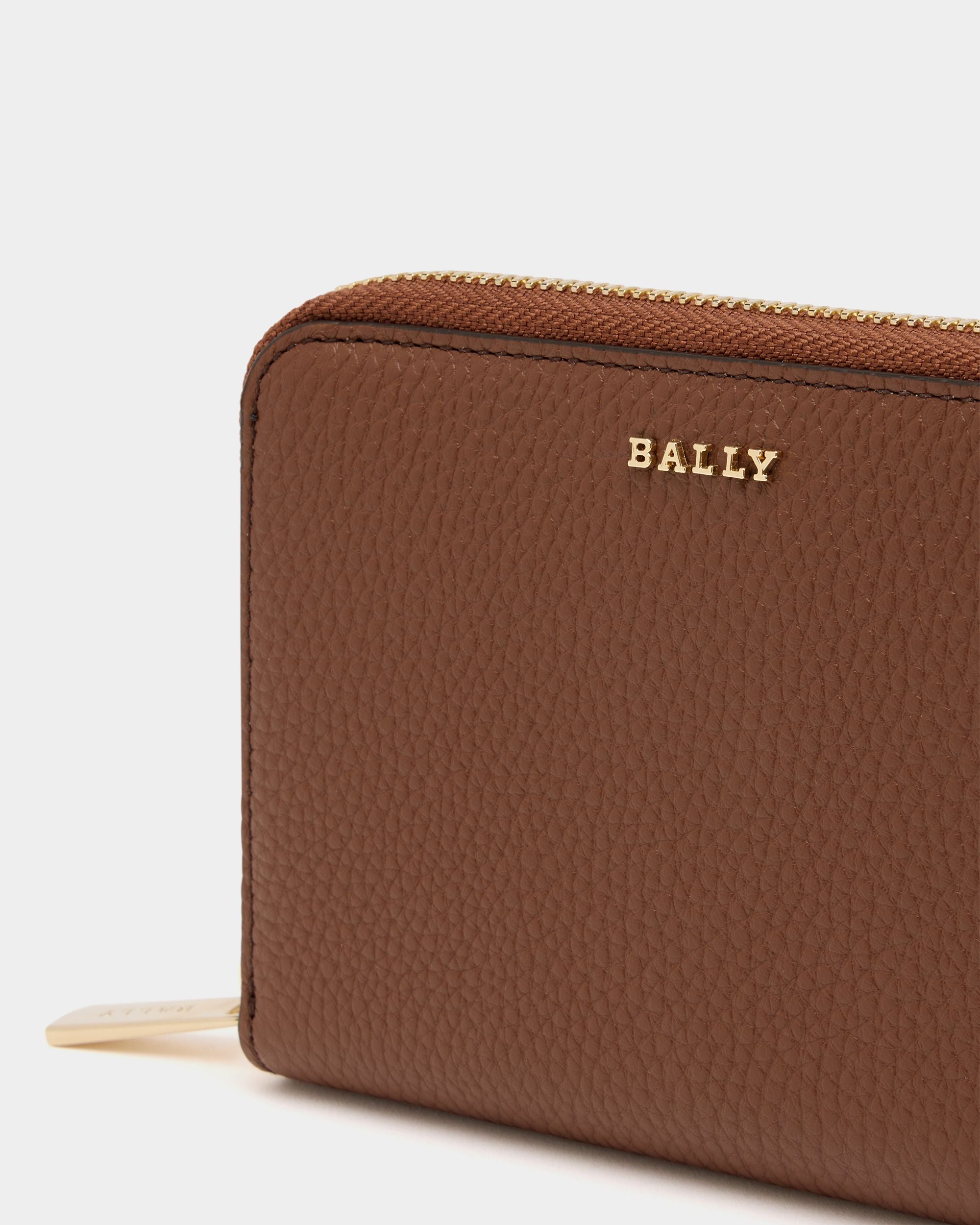 Bally Global - Zip-Around Wallet in Brown Grained Leather - Brown