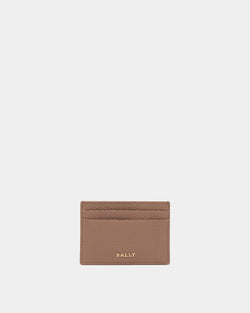 Kartenetui aus genarbtem Leder in Beige