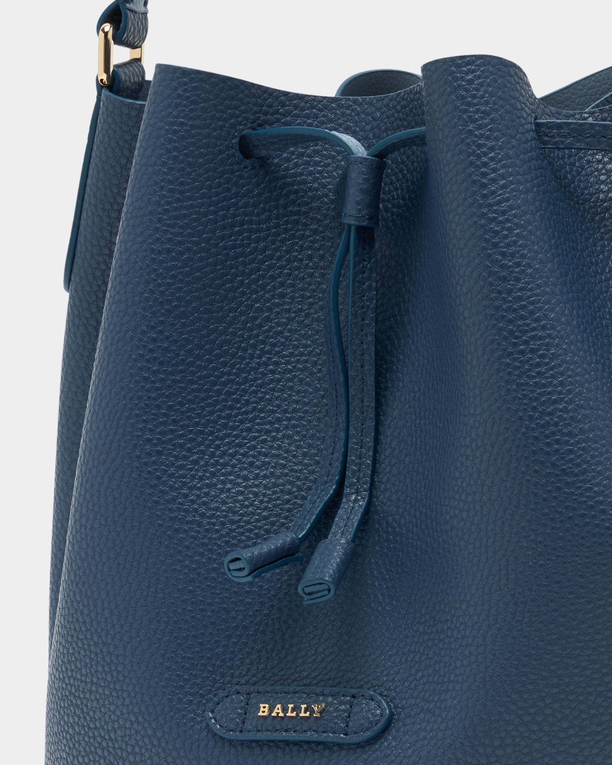 Bally Global - Bucket Bag In Blue Leather - Blue