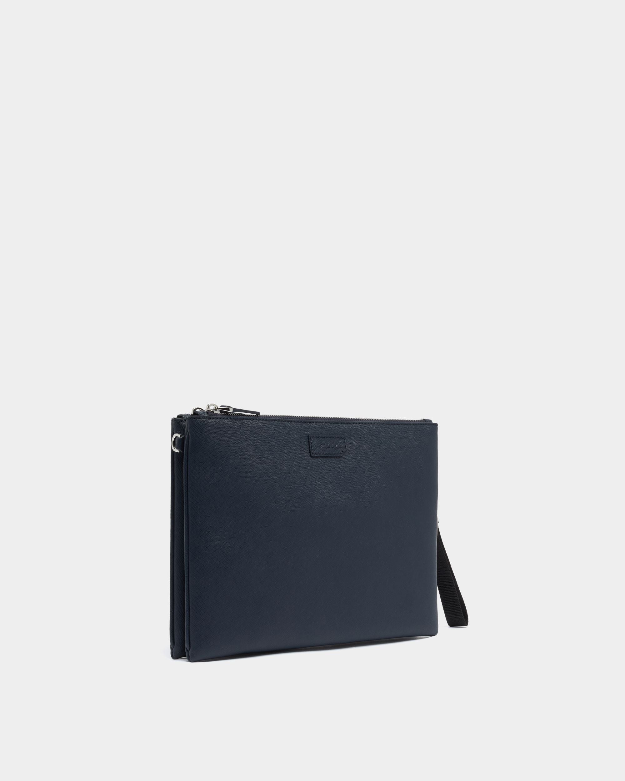 Bally Global - Pochette aus geprägtem Leder in Marineblau - Blue
