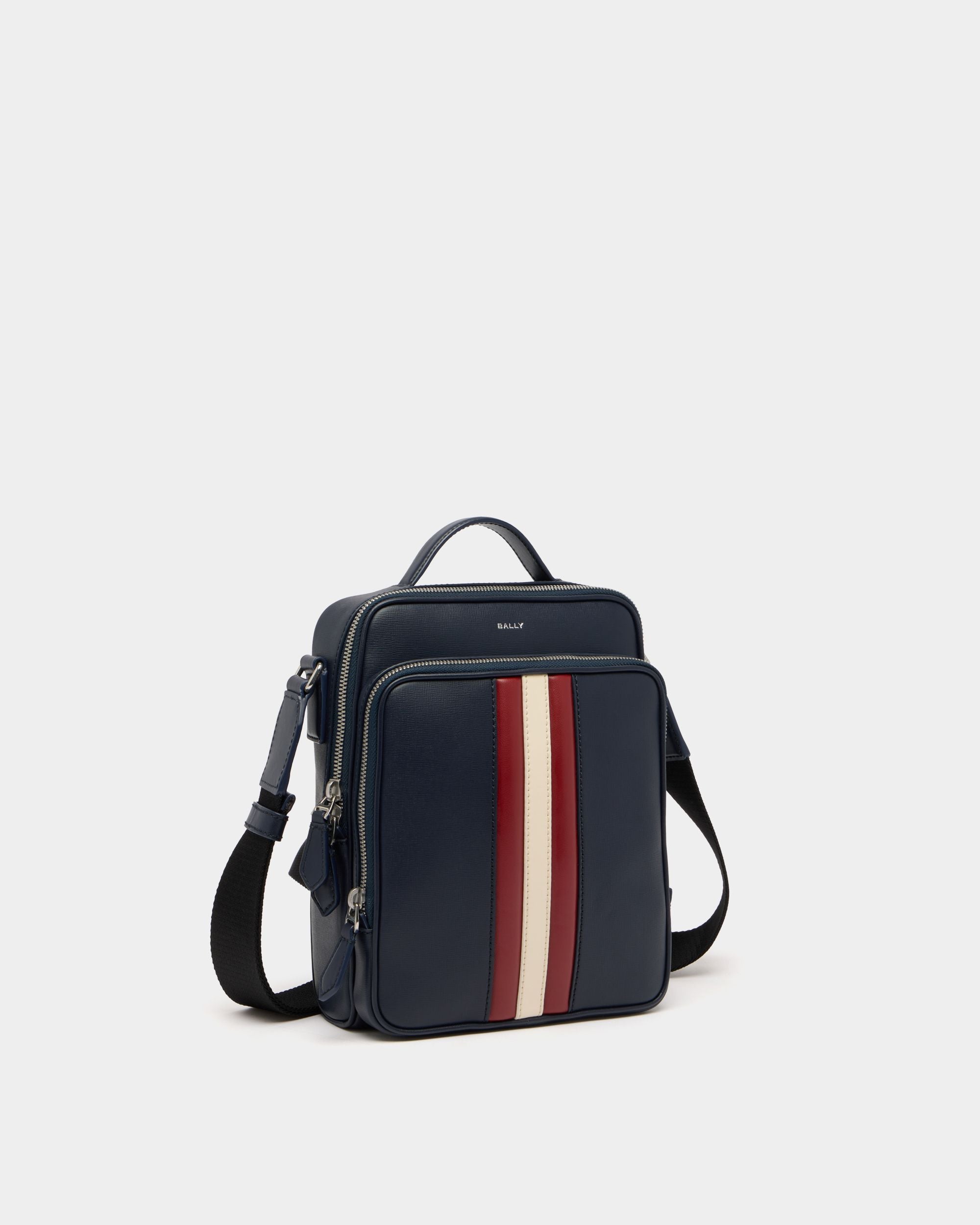 Bally Global - Umhängetasche Mythos aus recyceltem Leder in Navy Blue - Blue