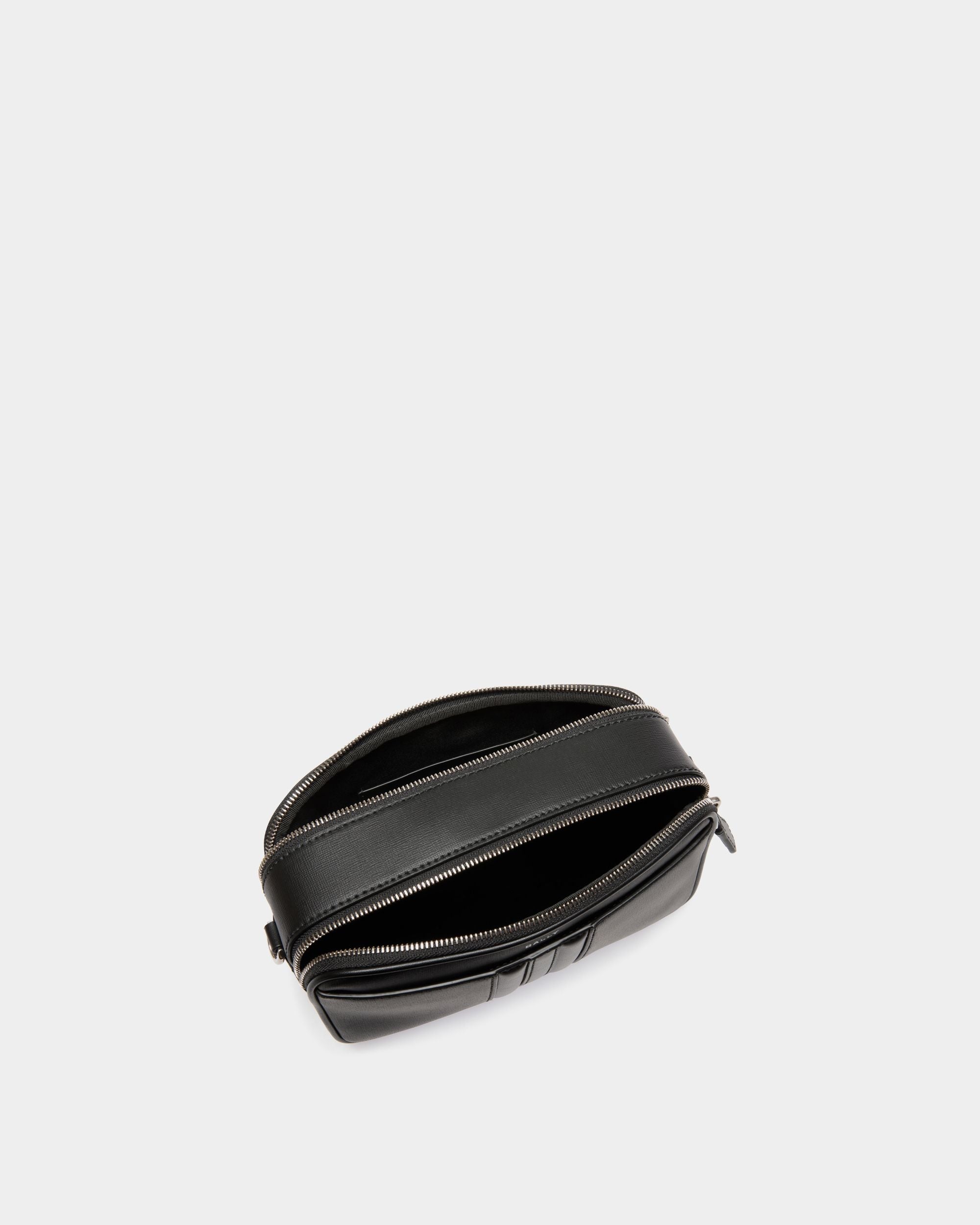 Bally Global - Bolso Bandolera Mythos De Piel Reciclada Negra - Negro