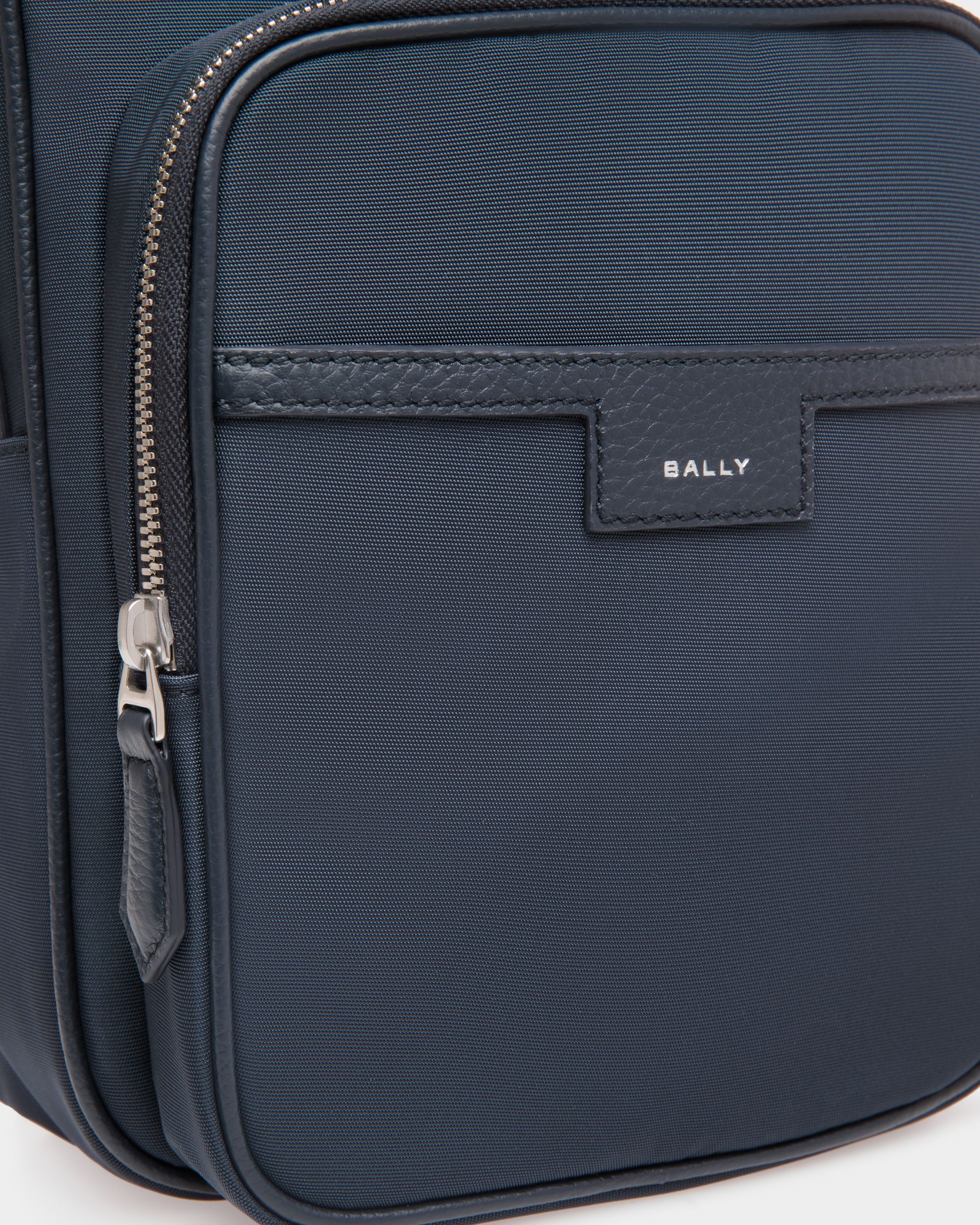 Bally Global - Bolso Sling Bag Code De Nailon - Azul