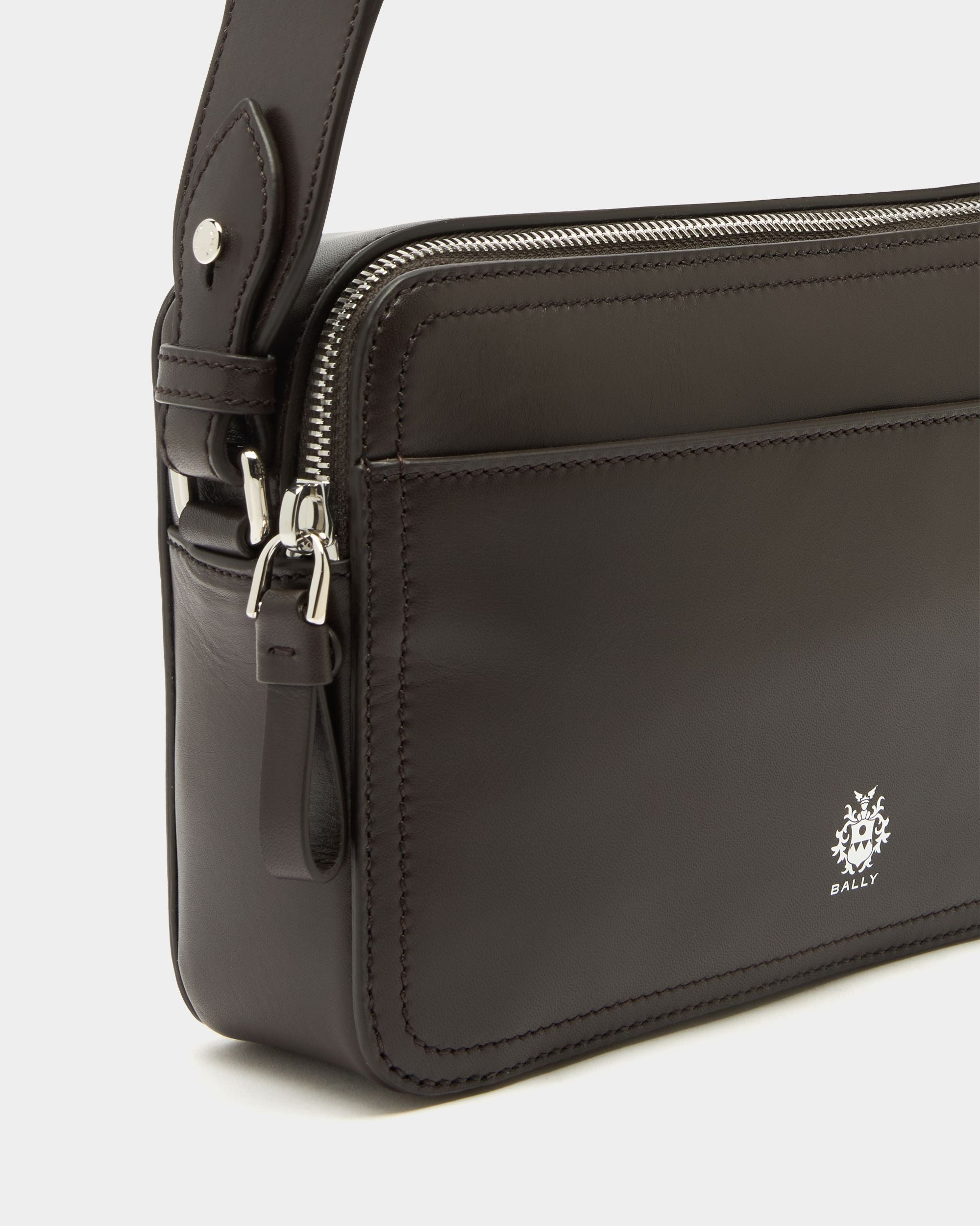 Bally Global - Ray Umhängetasche aus Leder in Chocolate - Brown