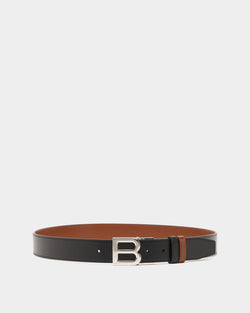 Verstellbarer B Logo Wendegürtel aus Leder in Schwarz und Braun