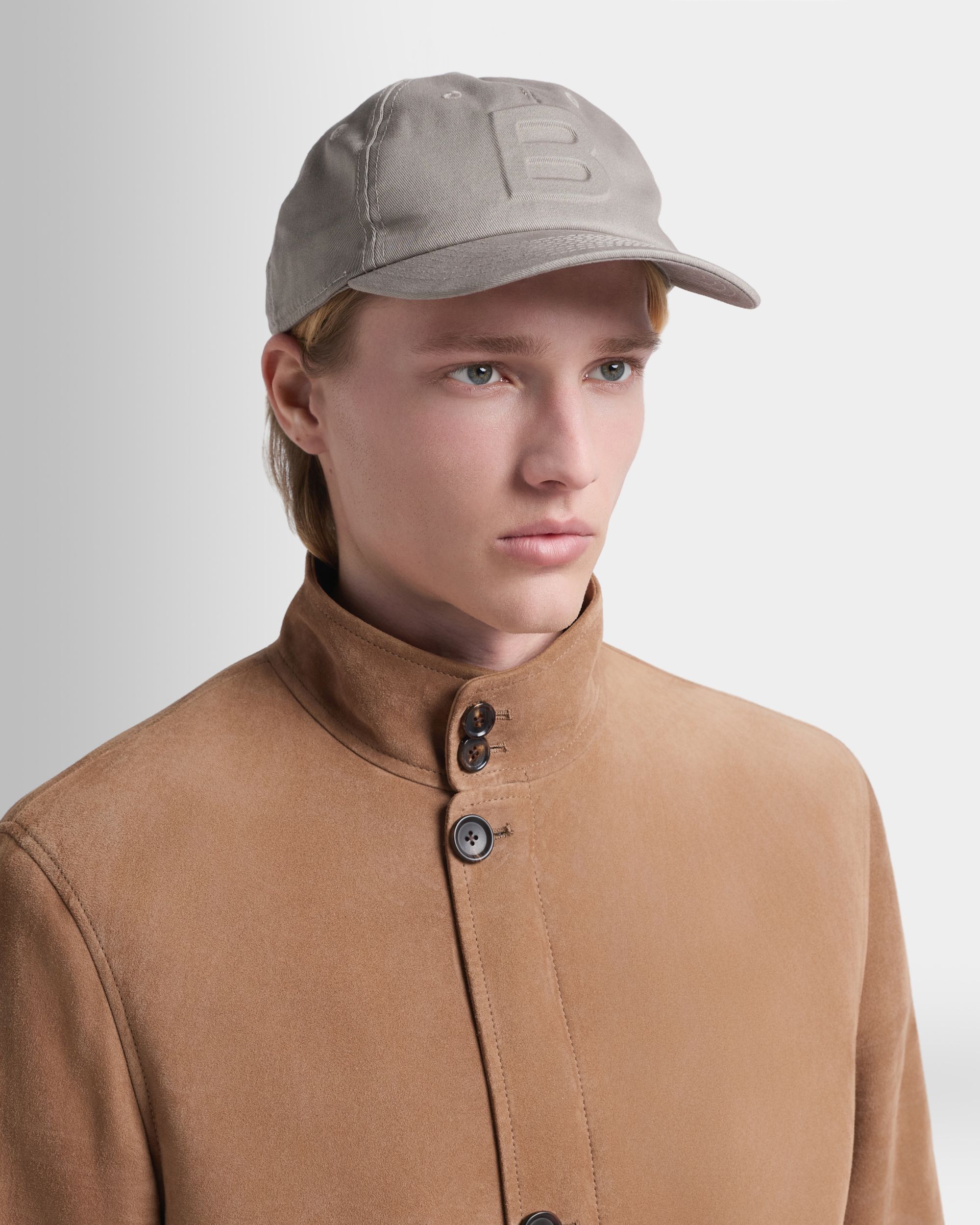 Bally Global - Baseball Hat in Light Grey Cotton With a Debossed Logo - Grey